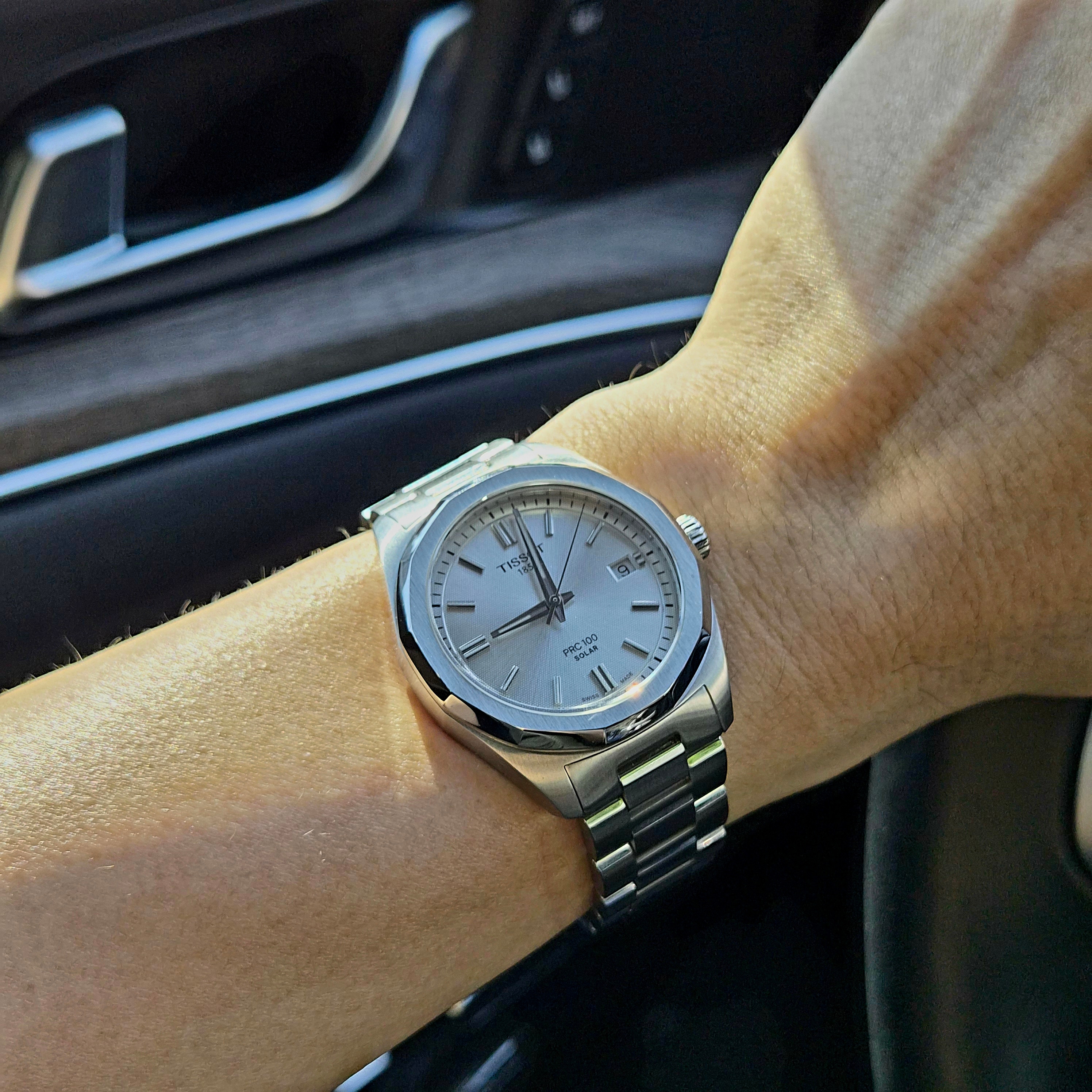 Tissot PRC 100 Solar Quartz 34mm Stainless Steel Grey Silver 착용 스타일 - 3
