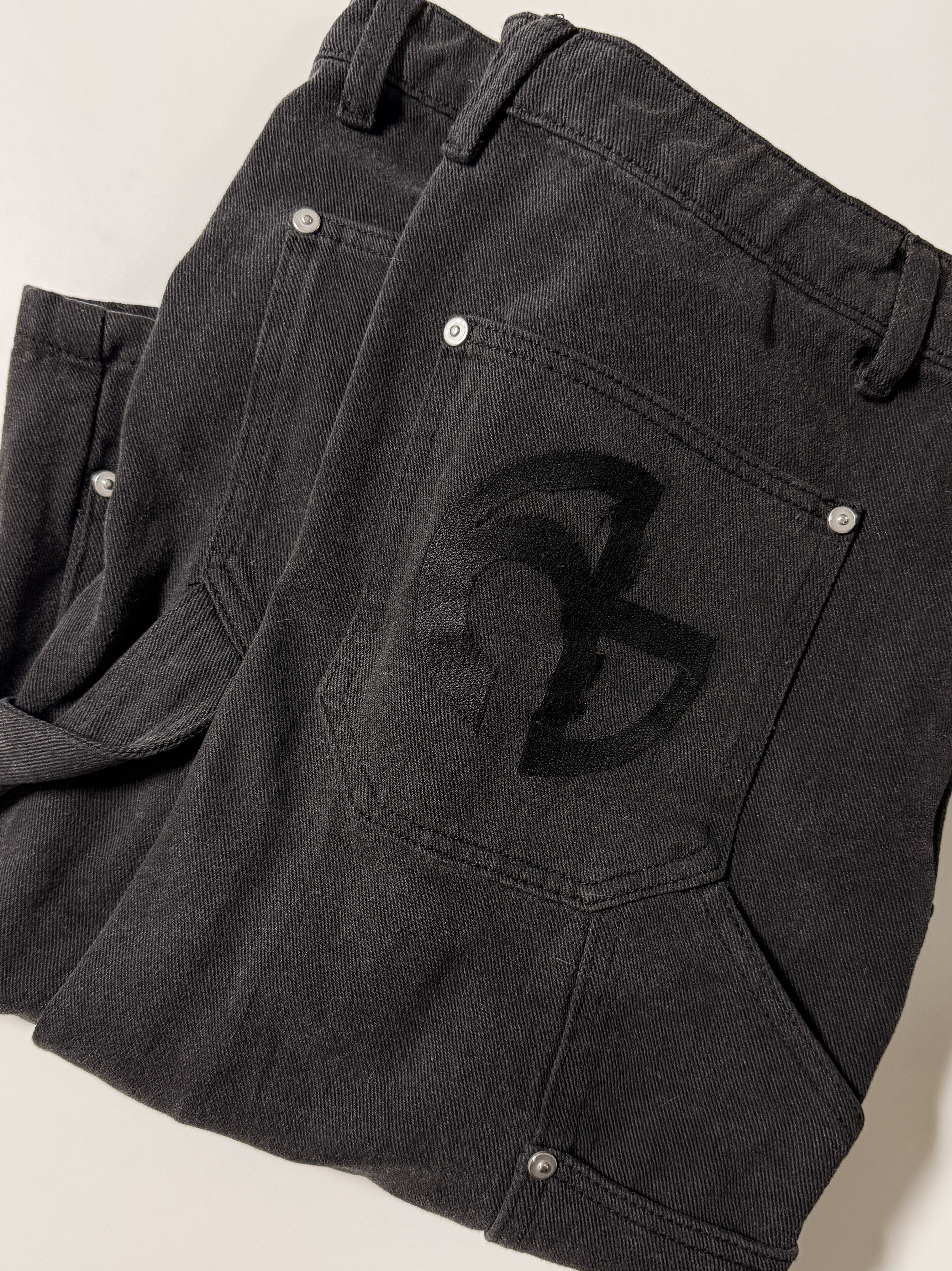 NOMANUAL C.D.L Bermuda Pants Washed Black 착용 스타일