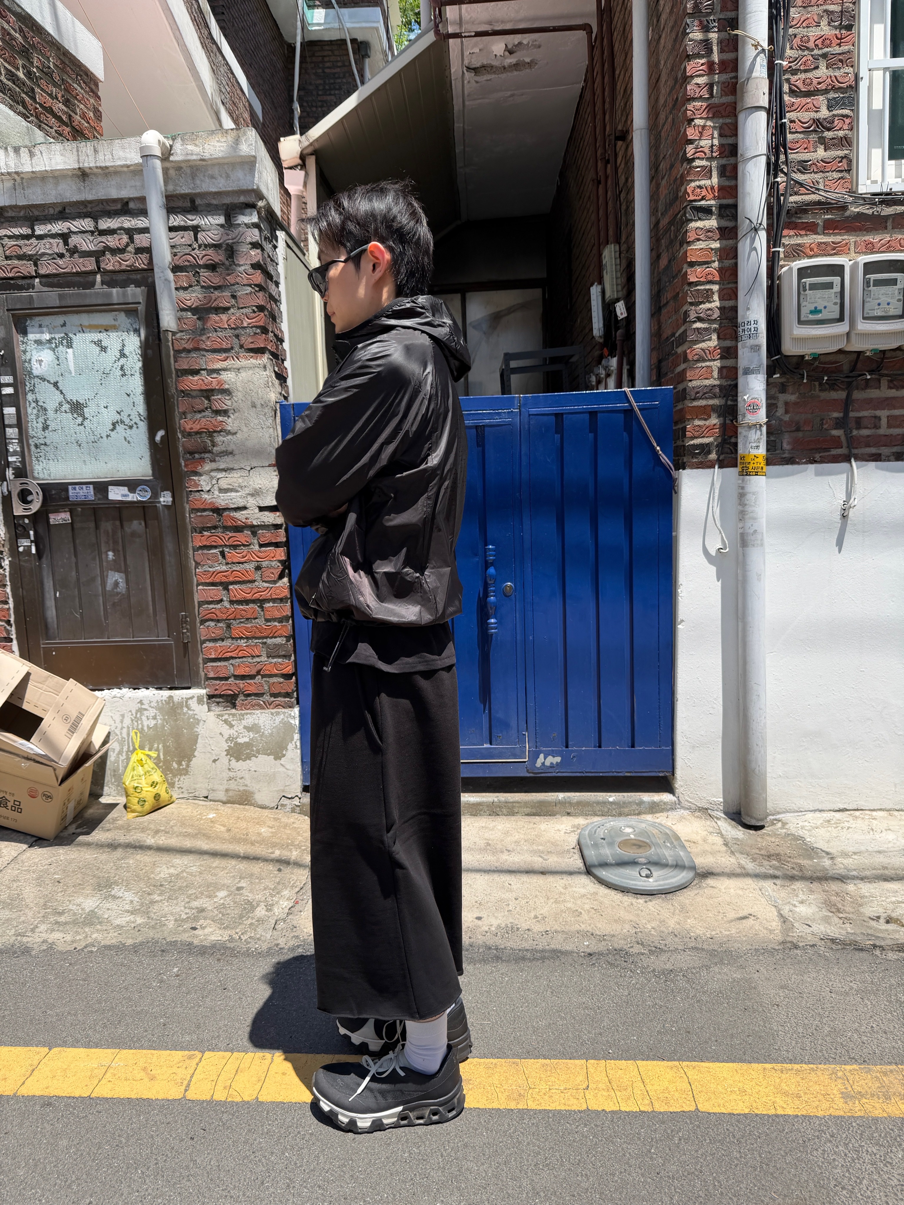 Junne P20 Sweat Bermuda Pants Black, On Running x Post Archive Faction (Paf) Cloudmonster Hyper Black 착용 스타일 - 8
