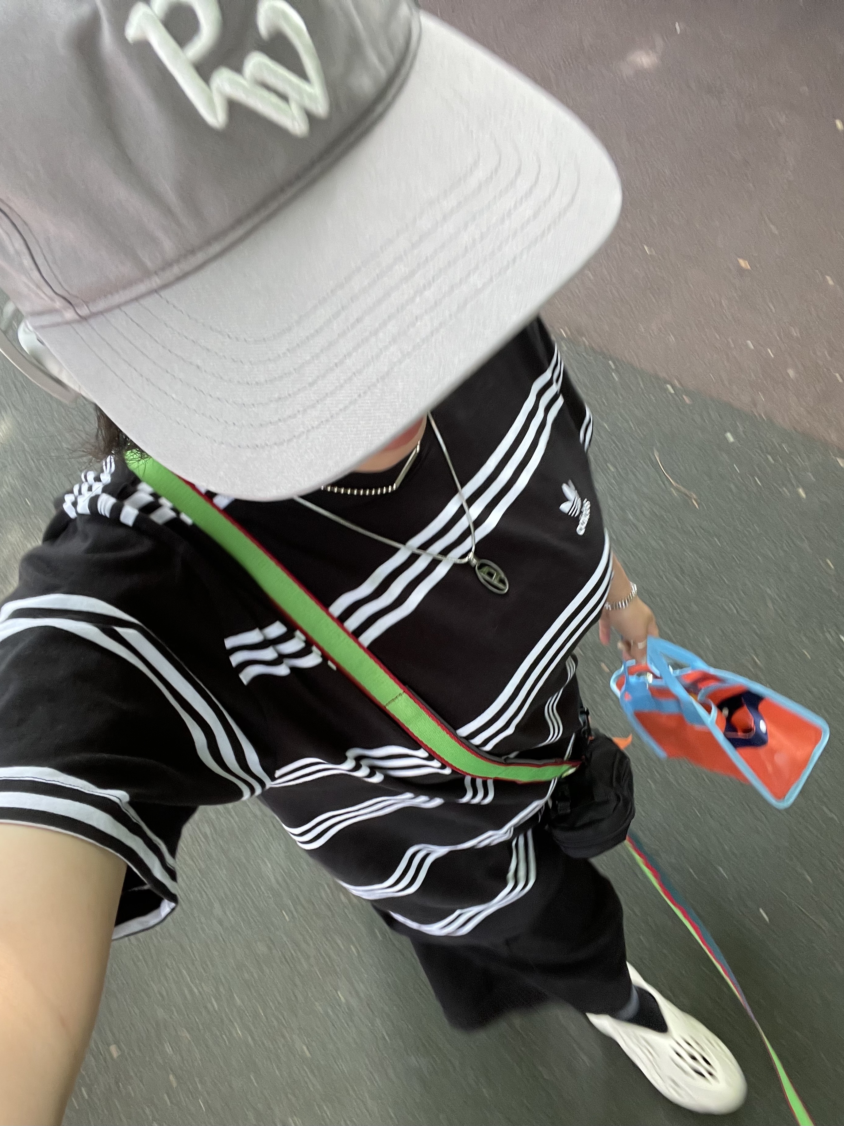Diesel Dx1342 Stainless Steel Pendant Necklace Silver, Adidas Yeezy Foam RNNR Sand 착용 스타일