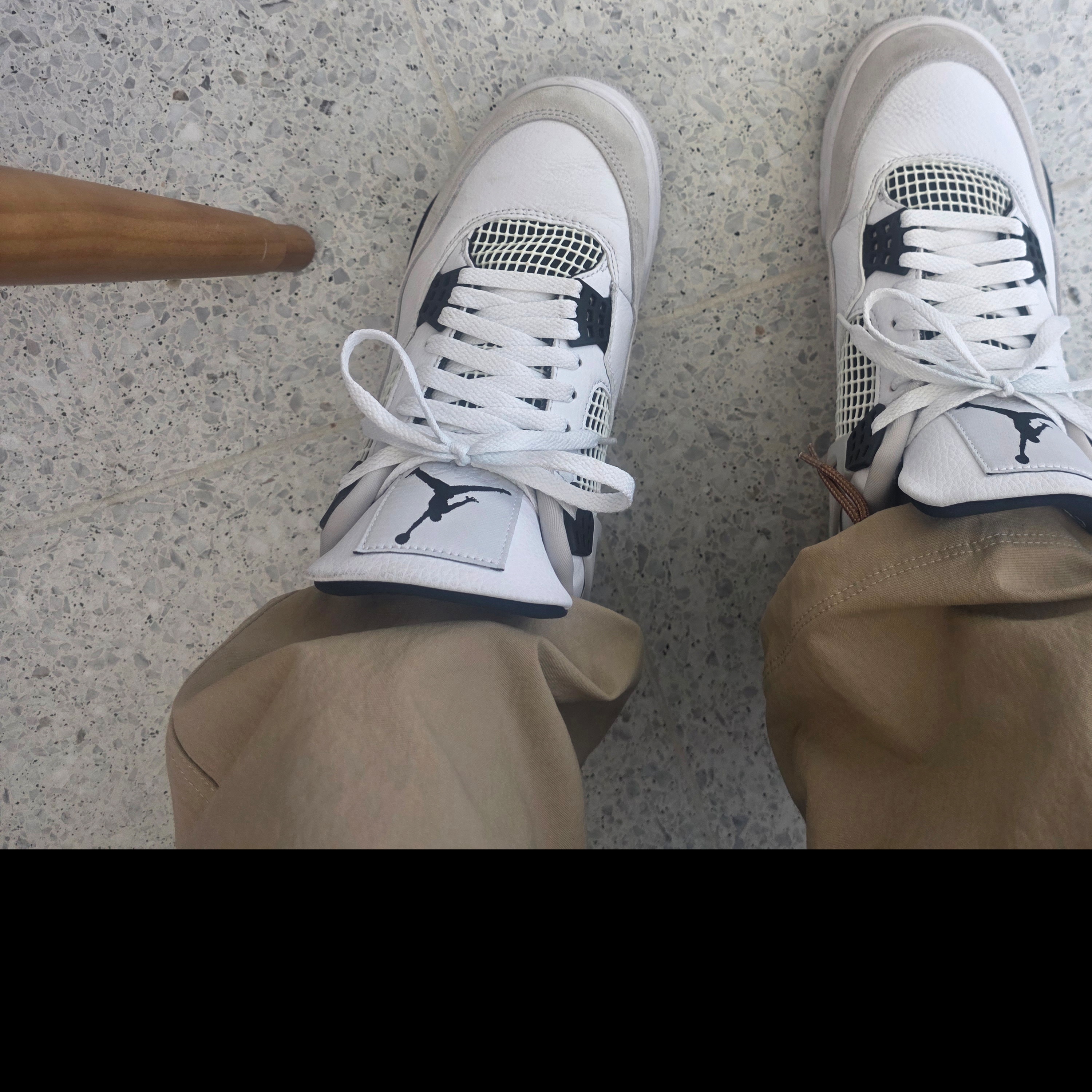 Jordan 4 Retro White and Black 착용 스타일 - 2