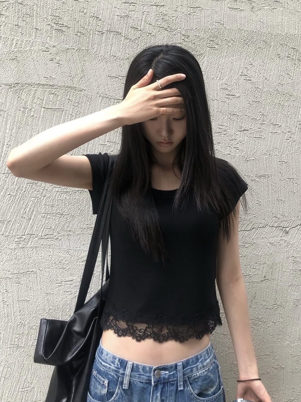 PHOS333 W Slim Fit Lace T-Shirt Black 착용 스타일 - 4