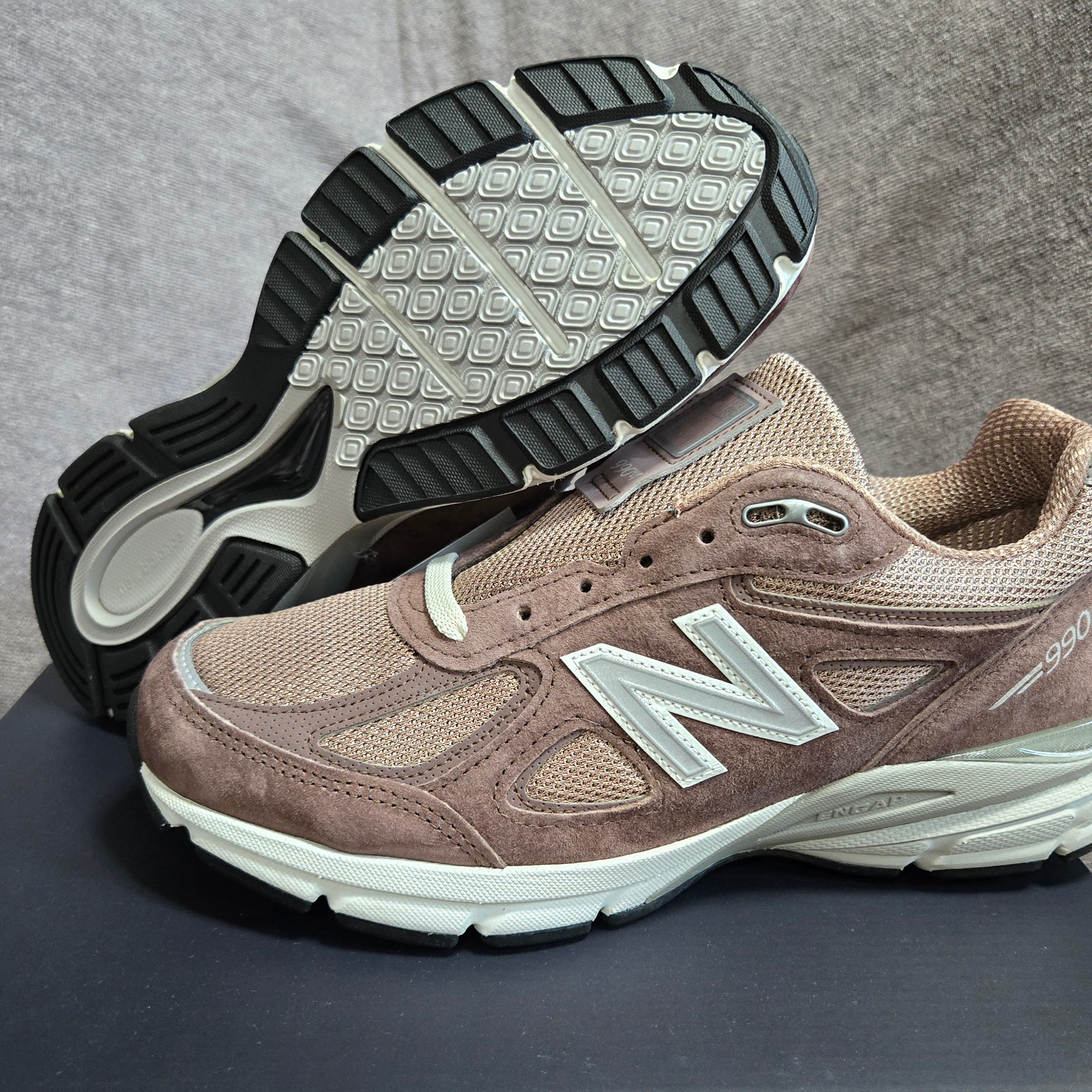 New Balance x Kith 990v4 Made in USA Dusty Mauve, New Balance 990v4 Made in USA Arctic Grey 착용 스타일 - 2
