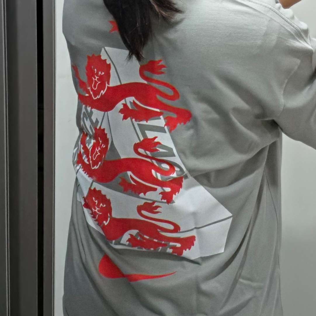 Palace x Nike England T-Shirt Pewter Grey 착용 스타일