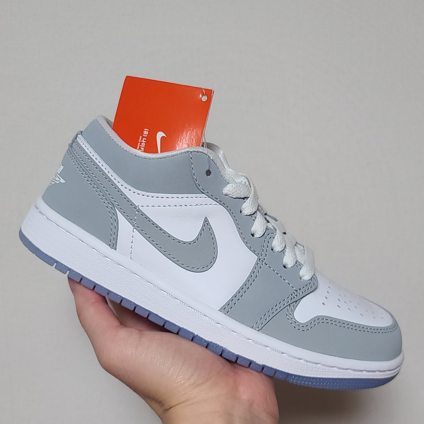 (W) Jordan 1 Low White Wolf Grey 착용 스타일
