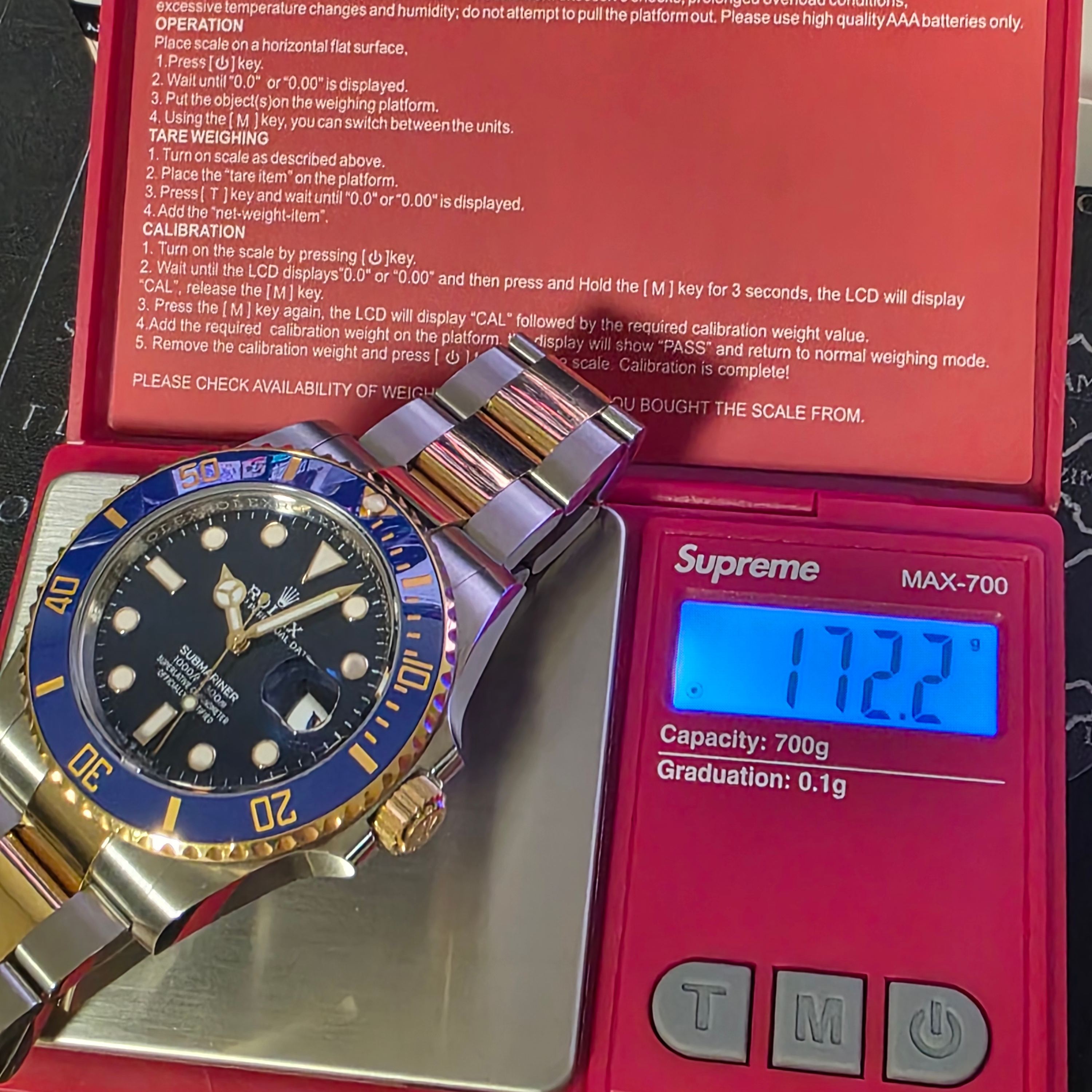 Supreme AWS MAX-700 Digital Scale Red - 18FW 착용 스타일