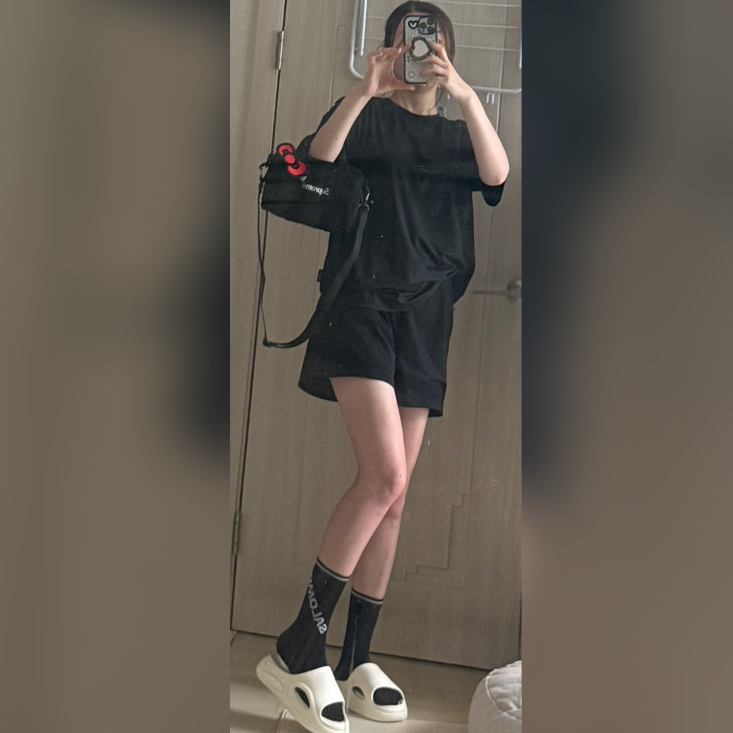 Supreme Mesh Mini Duffle Bag Black - 25SS, Salomon Running Power Dry Socks Black 착용 스타일 - 2