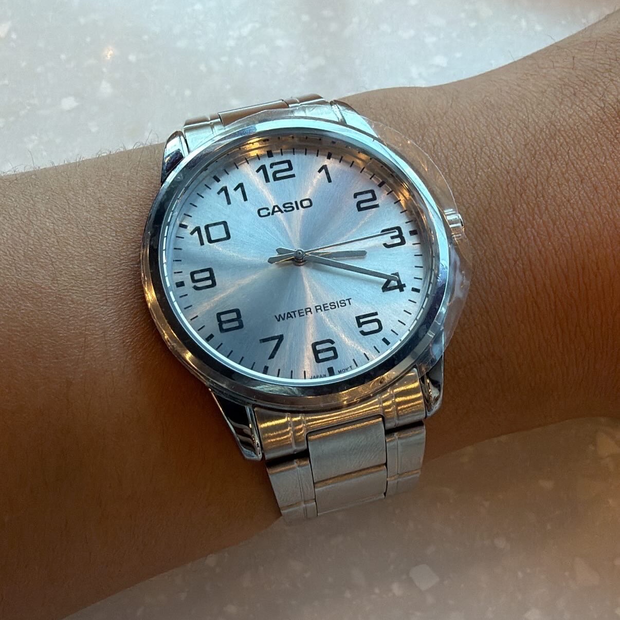 Casio MTP-V001D-7BUDF 착용 스타일