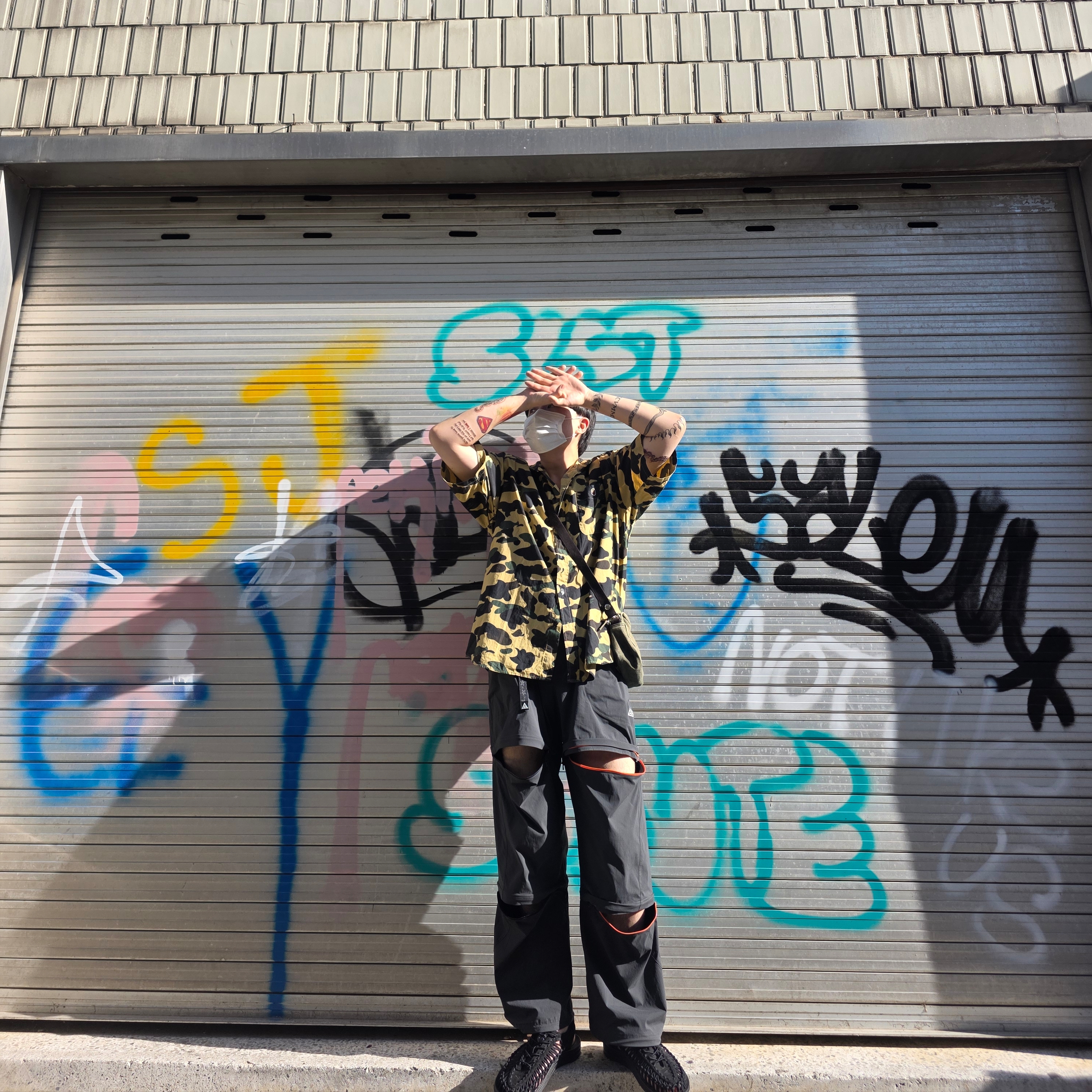 Nike ACG Five Towers Zip-Off Pants Anthracite Summit White - Asia, Keen Uneek Sandals Black 착용 스타일 - 2