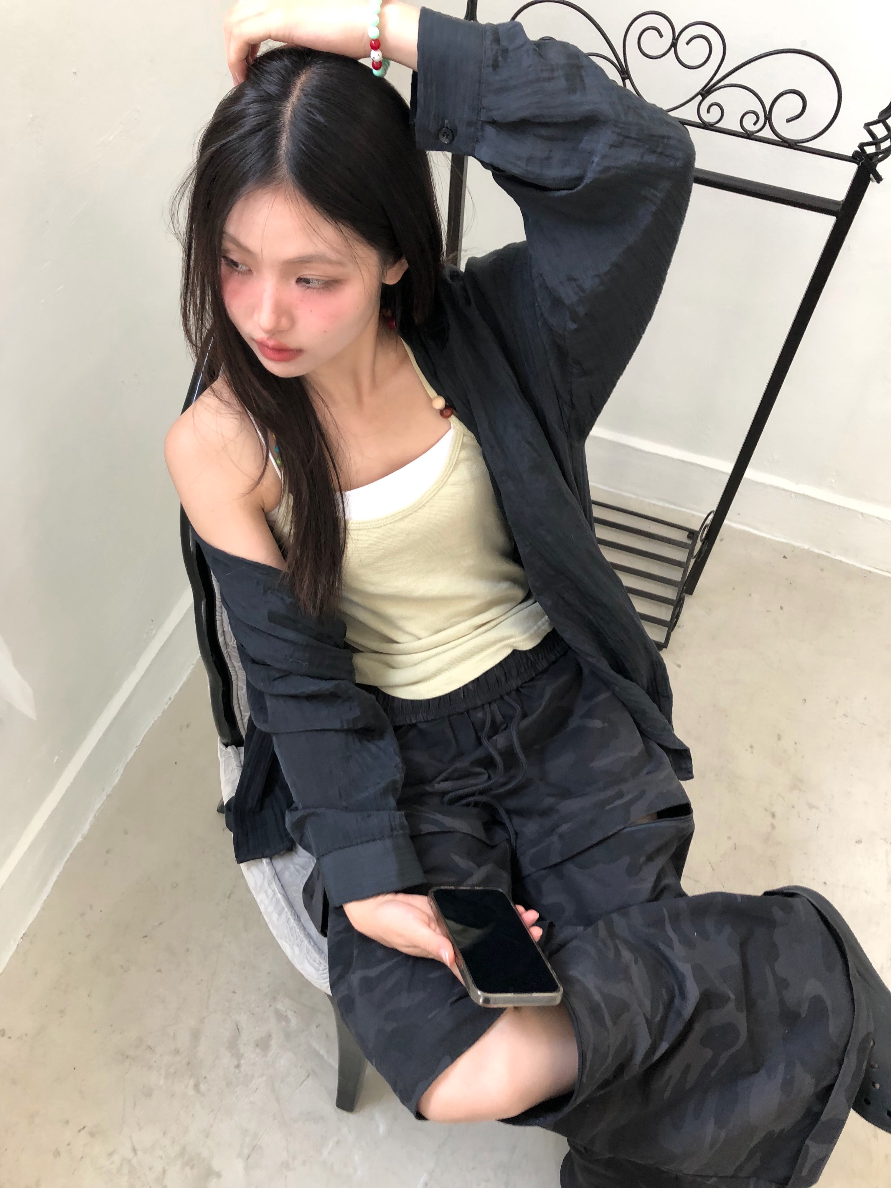 SSERPE Beads Pigment Halter Neck Sleeveless Lemon, Crocs Classic Crush Clog Black 착용 스타일 - 1