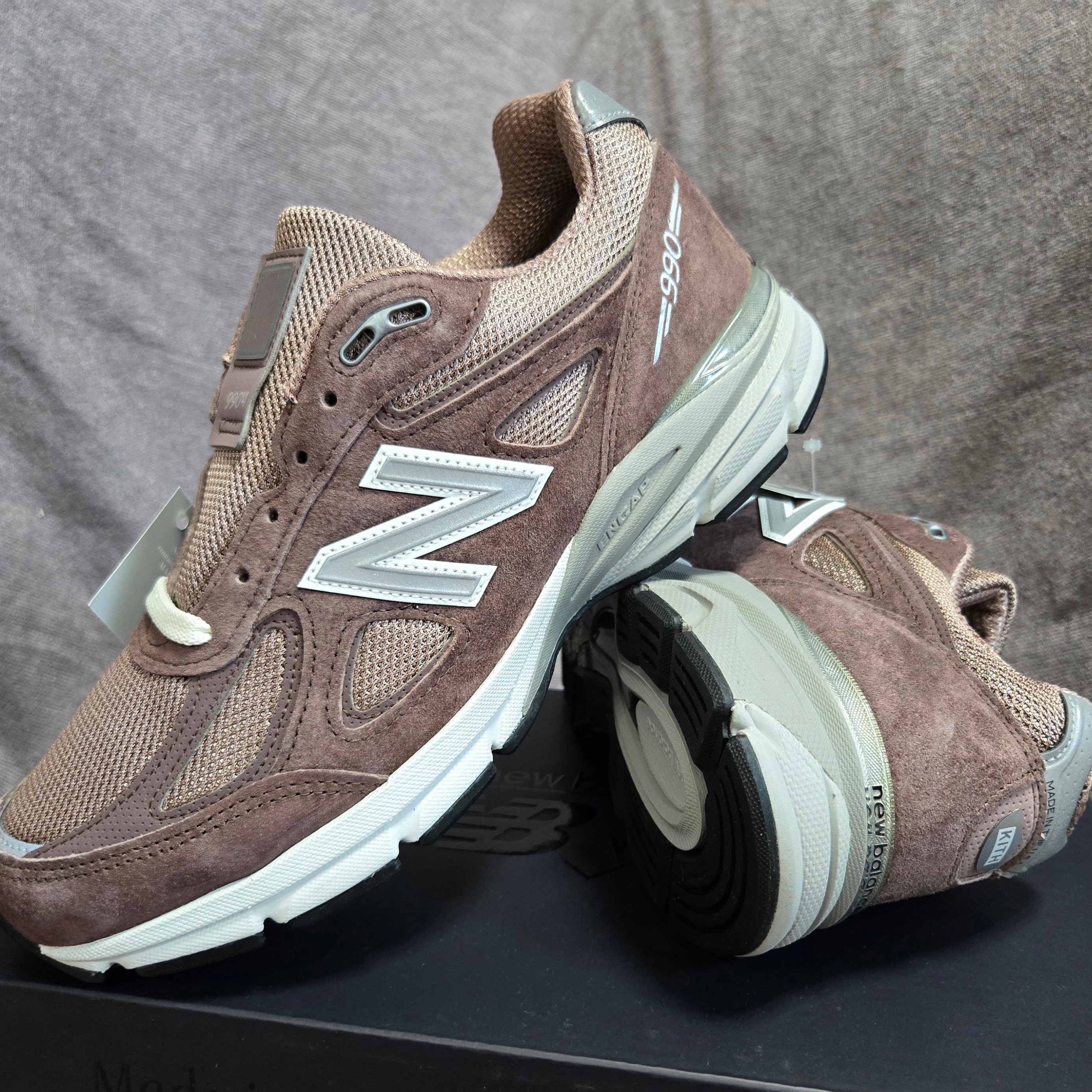 New Balance x Kith 990v4 Made in USA Dusty Mauve, New Balance 990v4 Made in USA Arctic Grey 착용 스타일 - 3