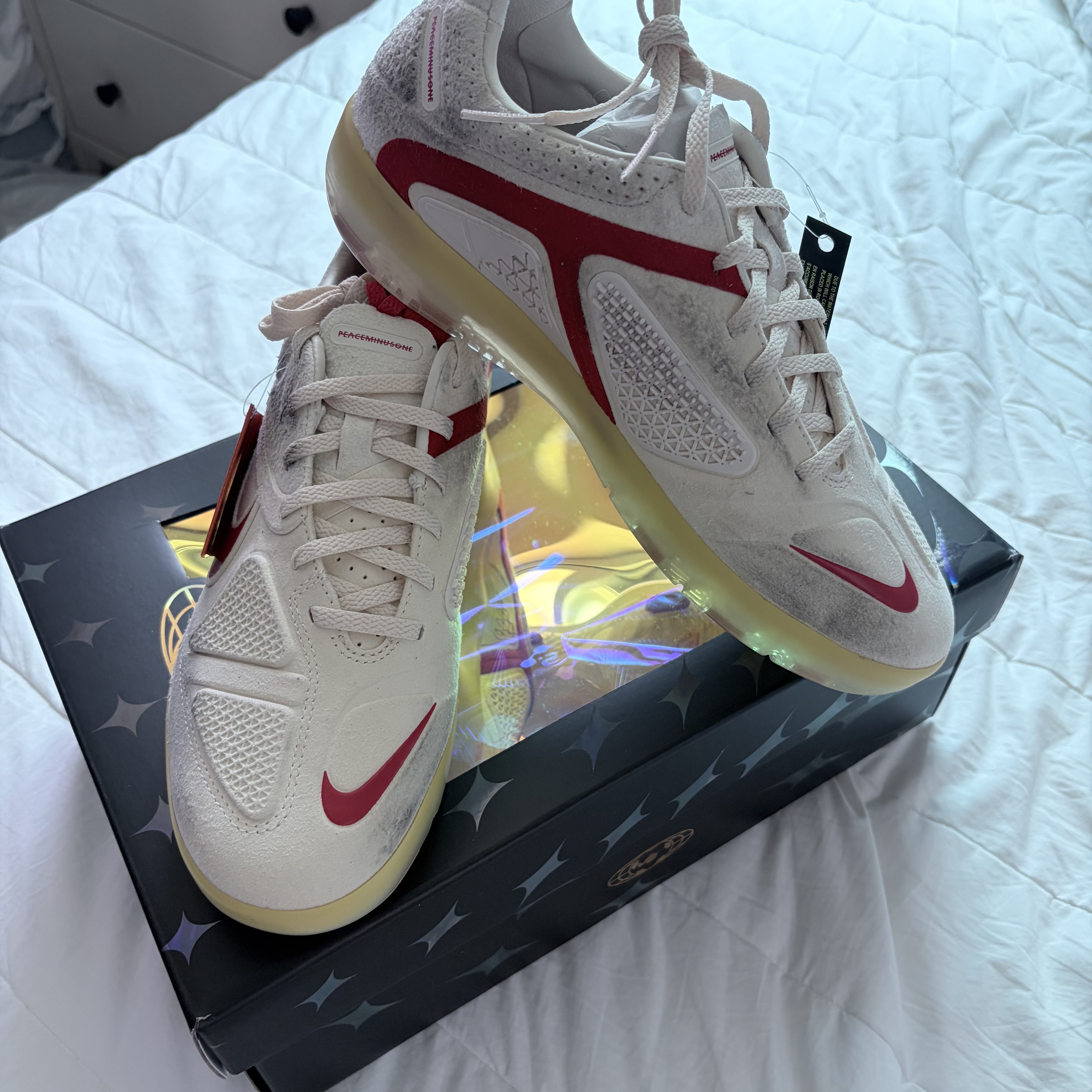 Nike x Peaceminusone Cryoshot CTR360 Natural and University Red 착용 스타일