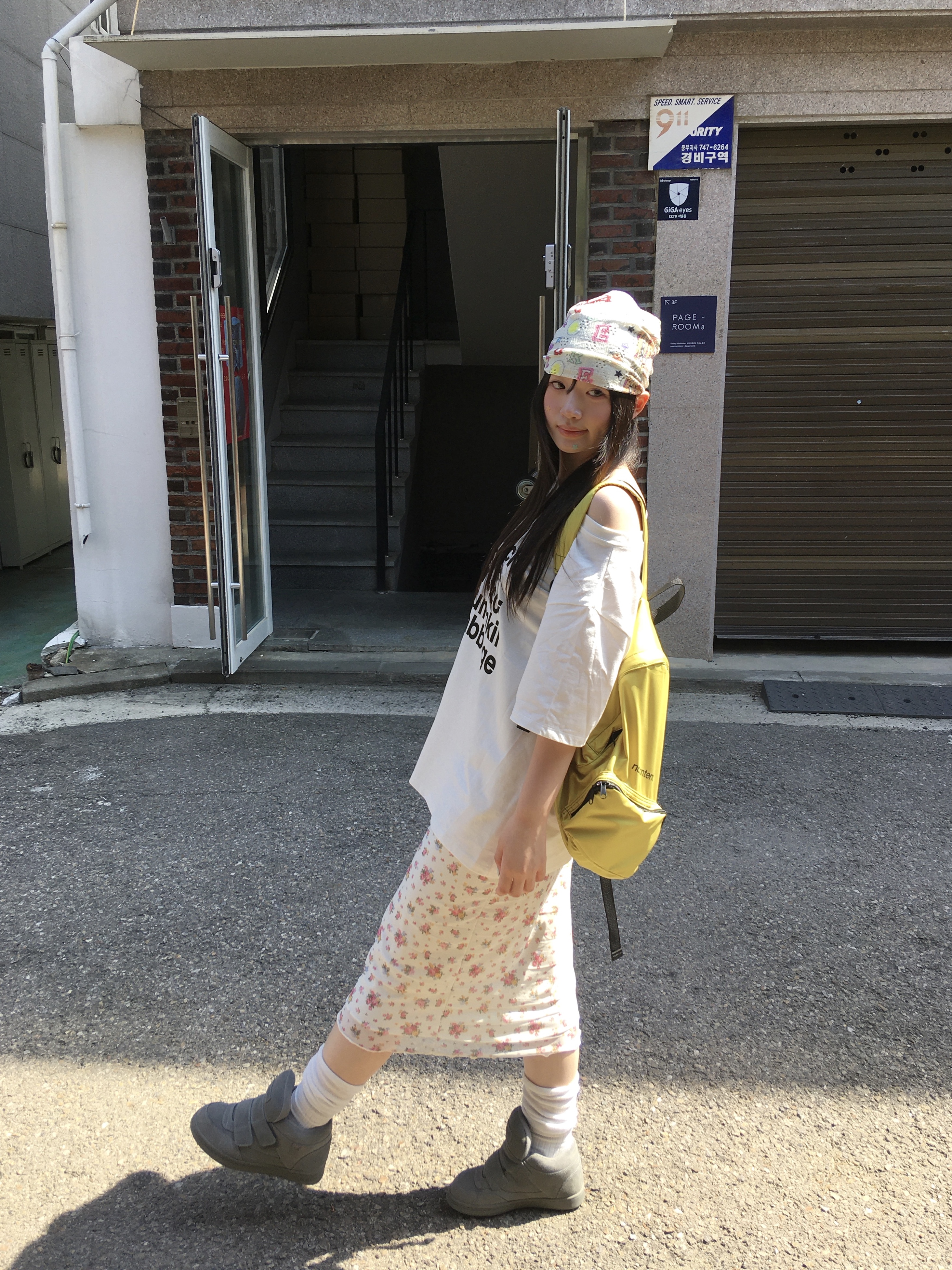 COYSEIO Coy Bumble Sneakers Grey 착용 스타일