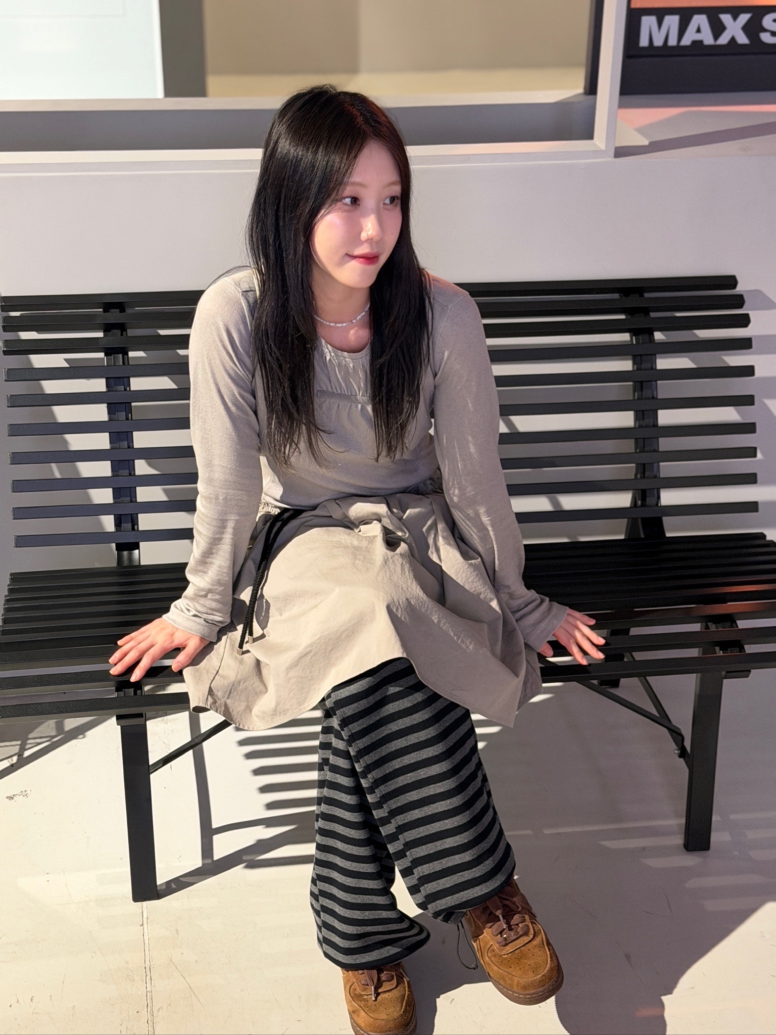 COYSEIO 2Way Shirring One Piece Light Khaki, (W) Nike Air Force 1 '07 Cacao Wow 착용 스타일 - 3
