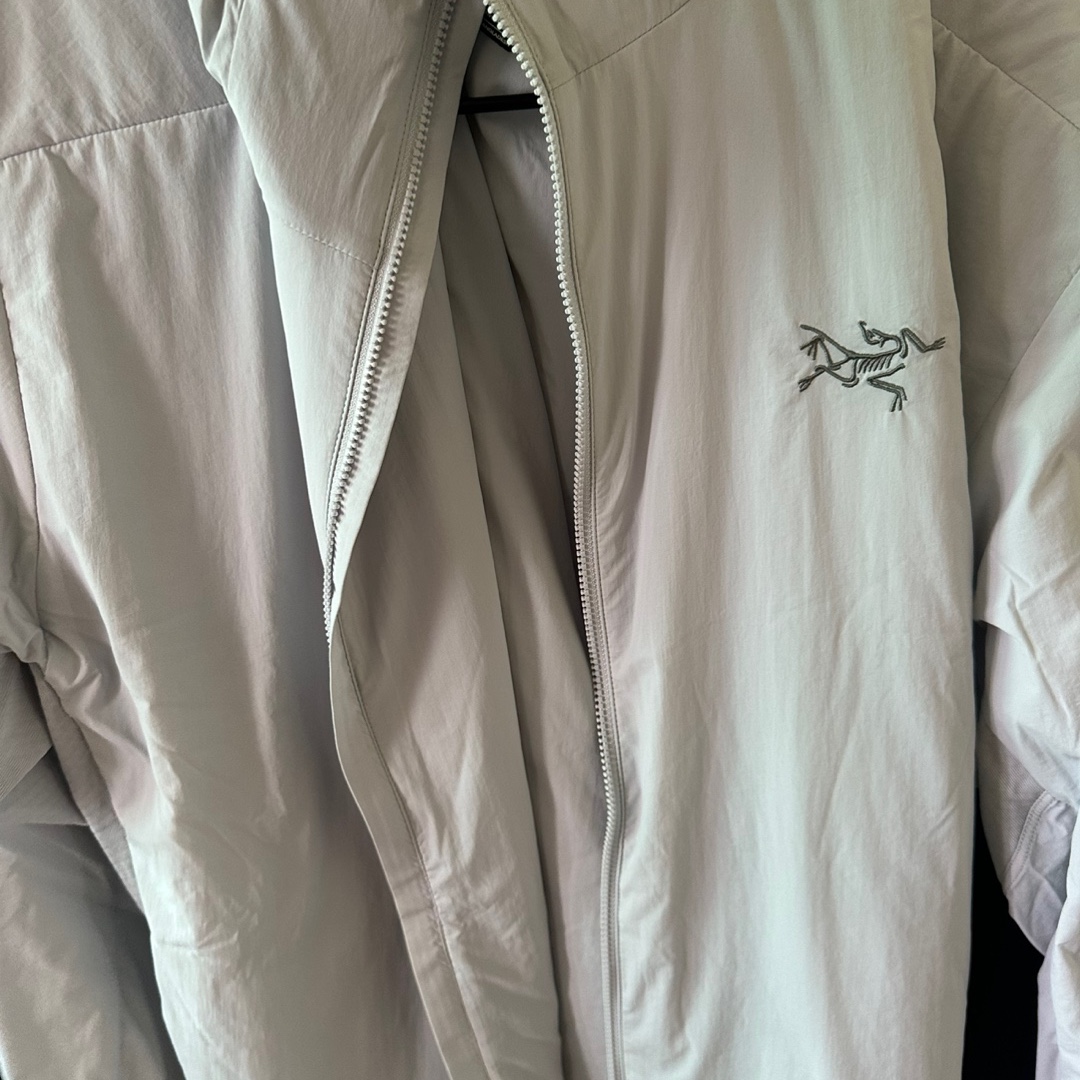 Arc'teryx Atom SL Hoody Solitude, Arc'teryx Beta SL Jacket Black 착용 스타일