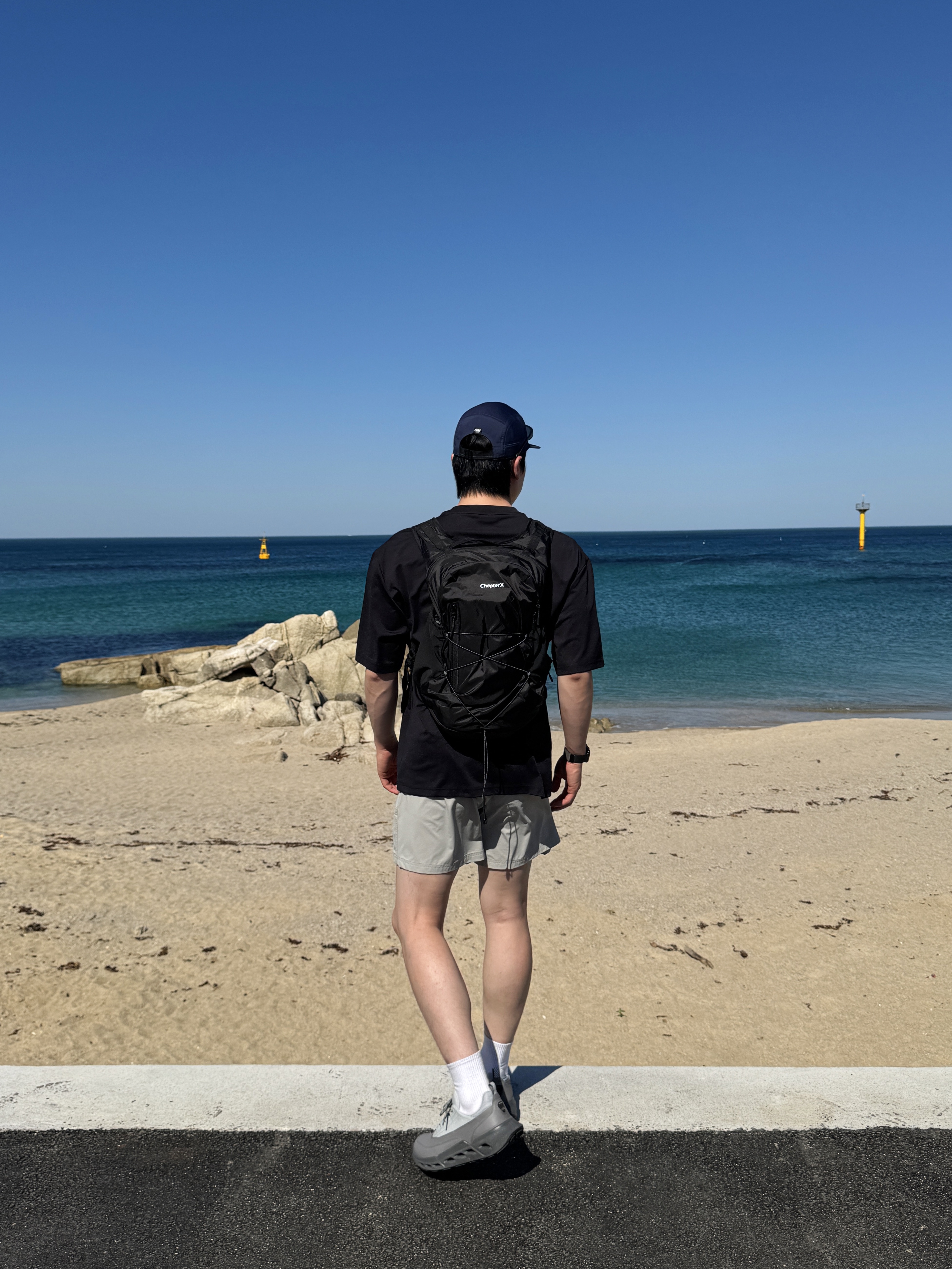 Chapter.X Trail-like running backpack black 착용 스타일 - 2