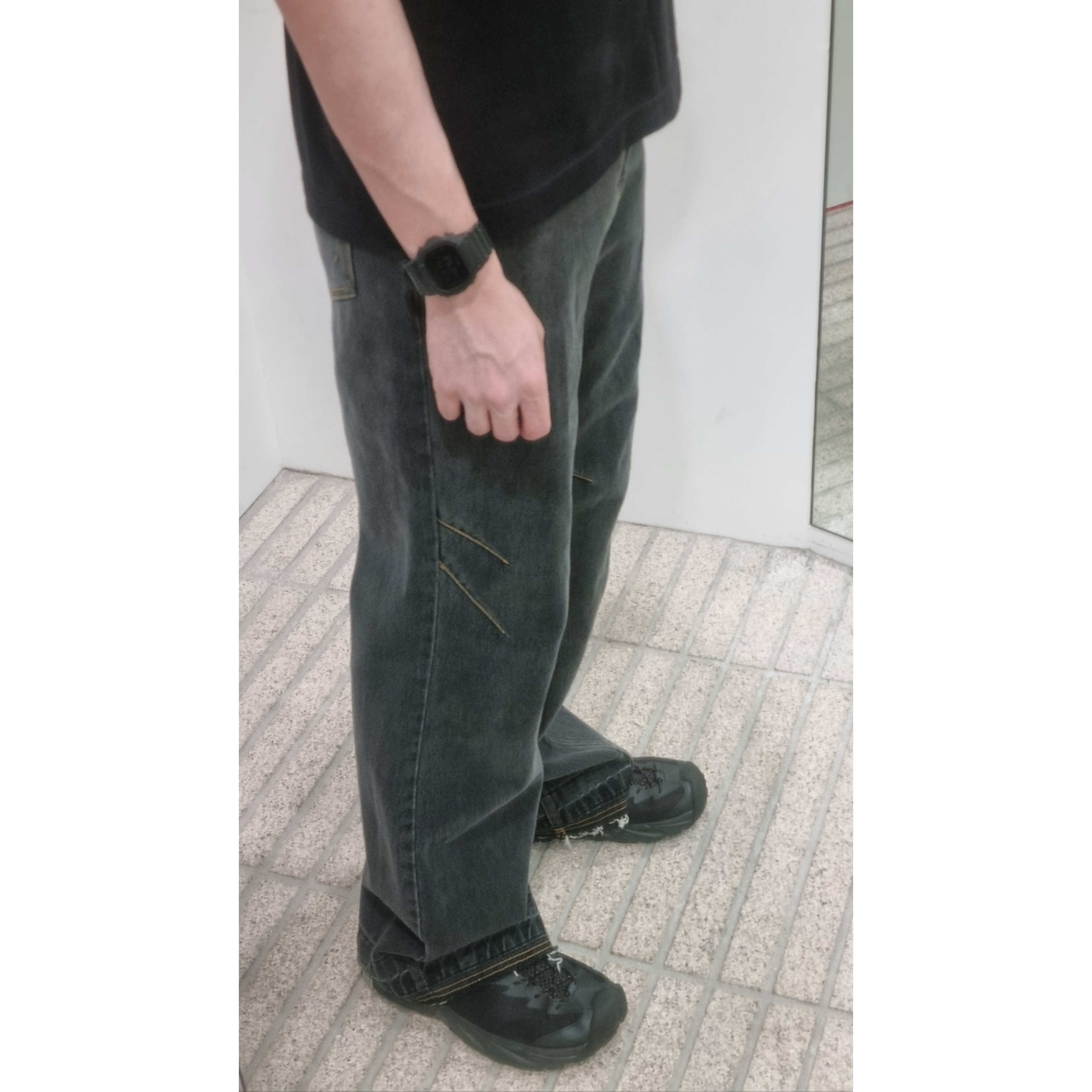 Hoka Hopara 2 Black, Casio G-Shock DW-5600UBB-1DR 착용 스타일 - 3