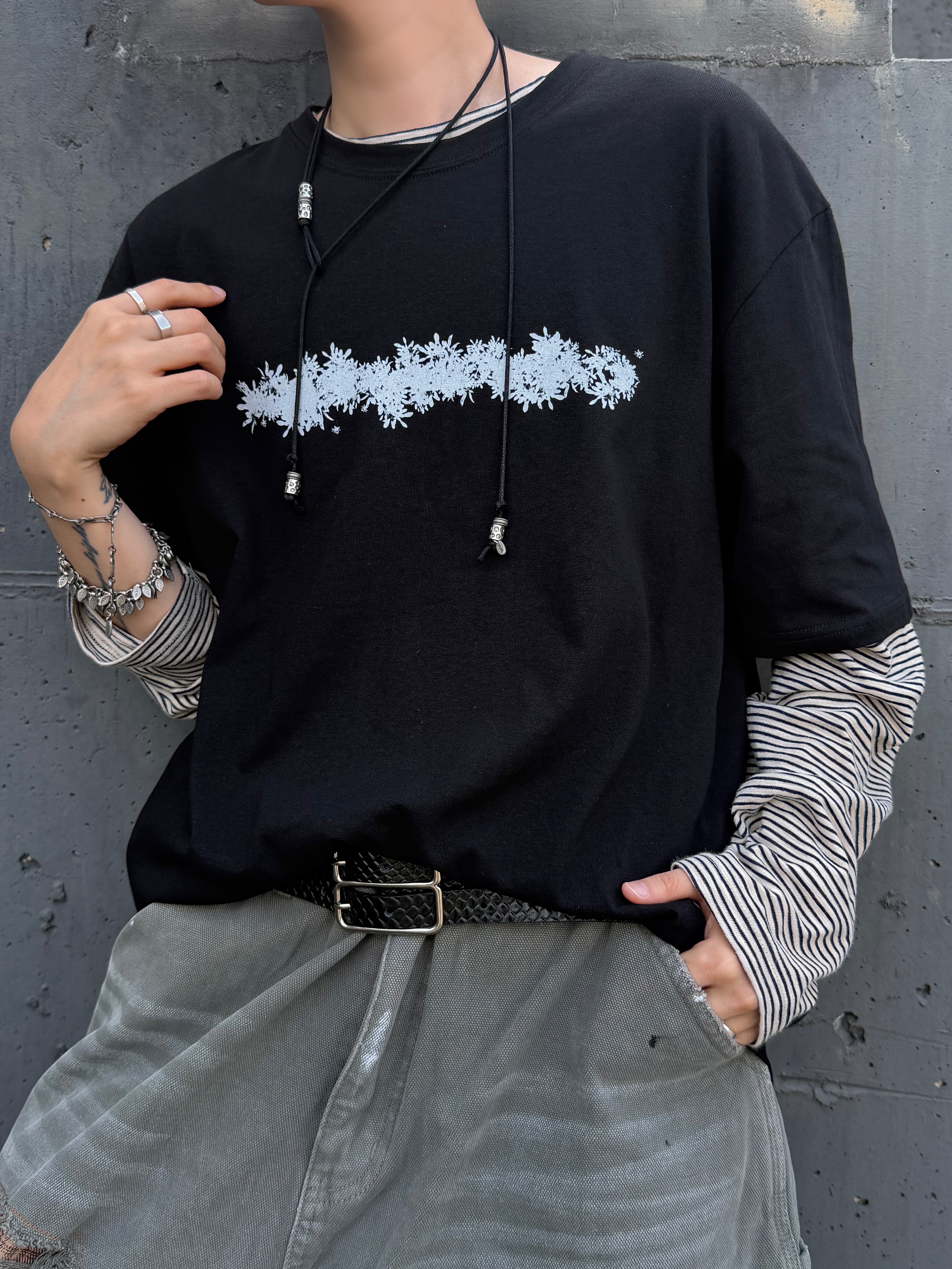 Hono Report Leaf Bracelet, Hono Report Rope Necklace Black 착용 스타일 - 1