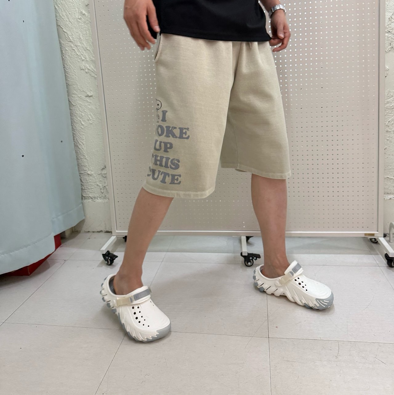 Crocs Echo RO Icy Clog Chalk 착용 스타일 - 1