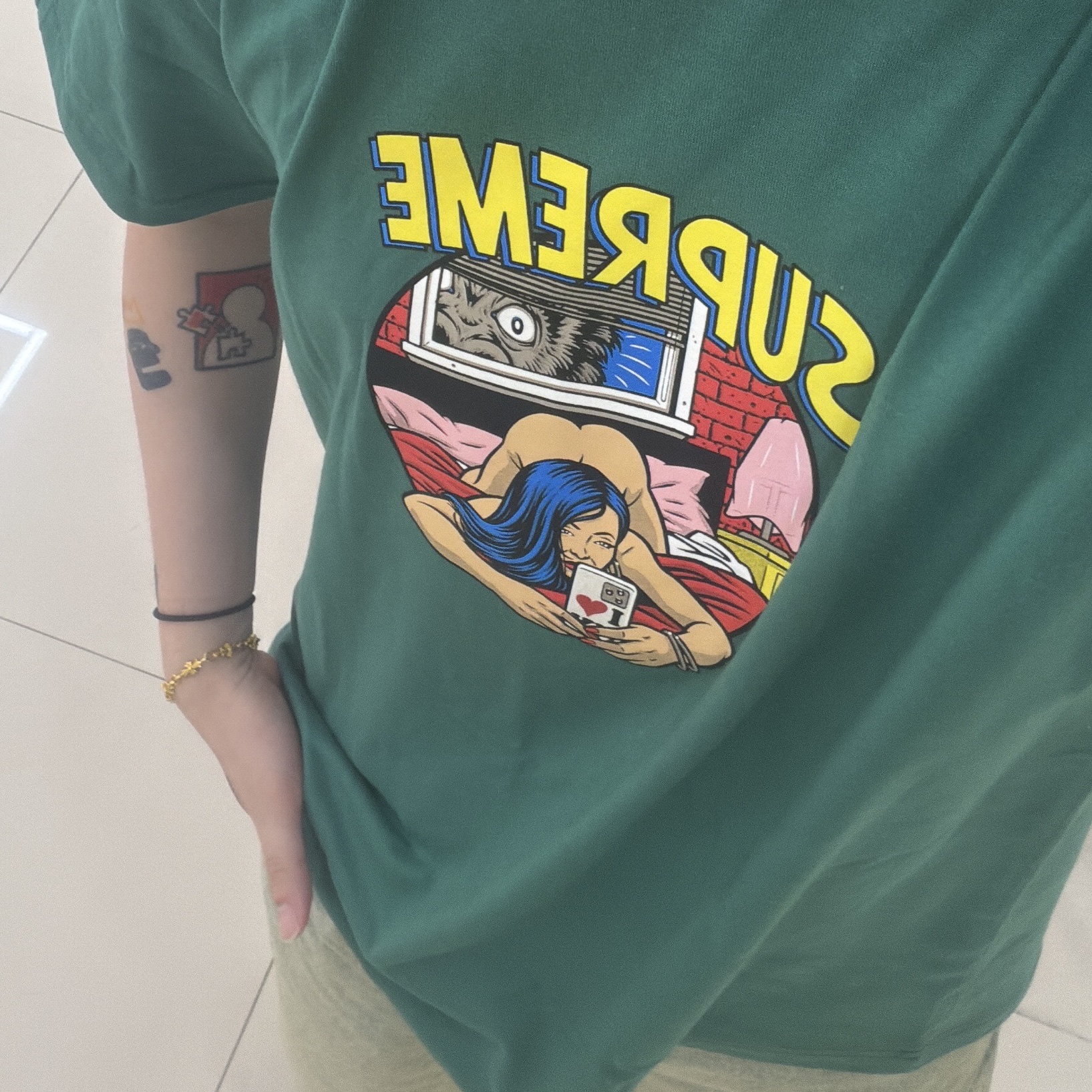 Supreme Bedroom T-Shirt Light Pine - 25SS 착용 스타일
