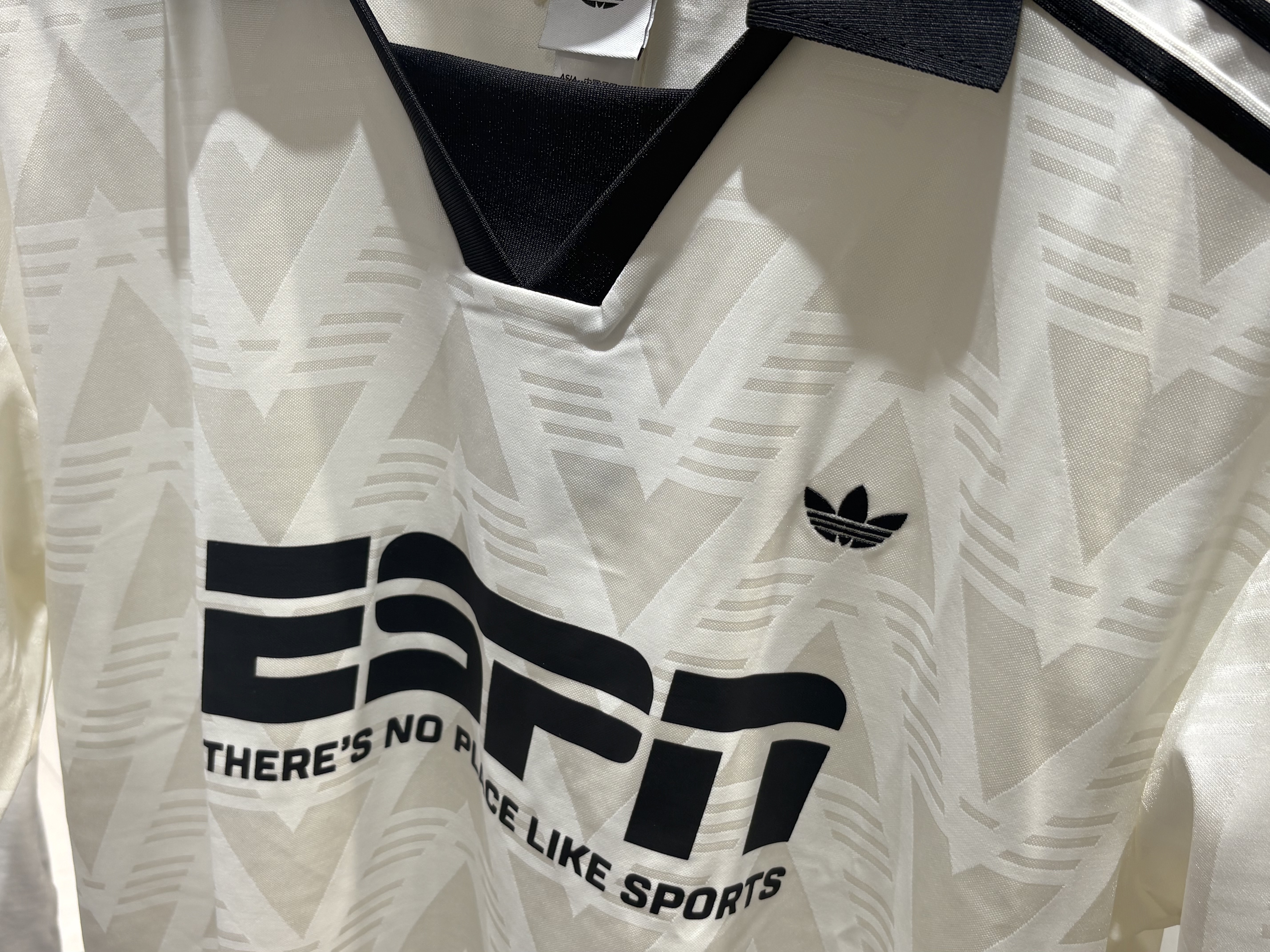 (W) Adidas Originals Football Sponsor Jersey Off White - KR Sizing 착용 스타일