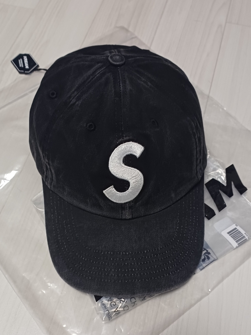 Supreme Pigment Coated S Logo 6-Panel Black - 26SS 착용 스타일
