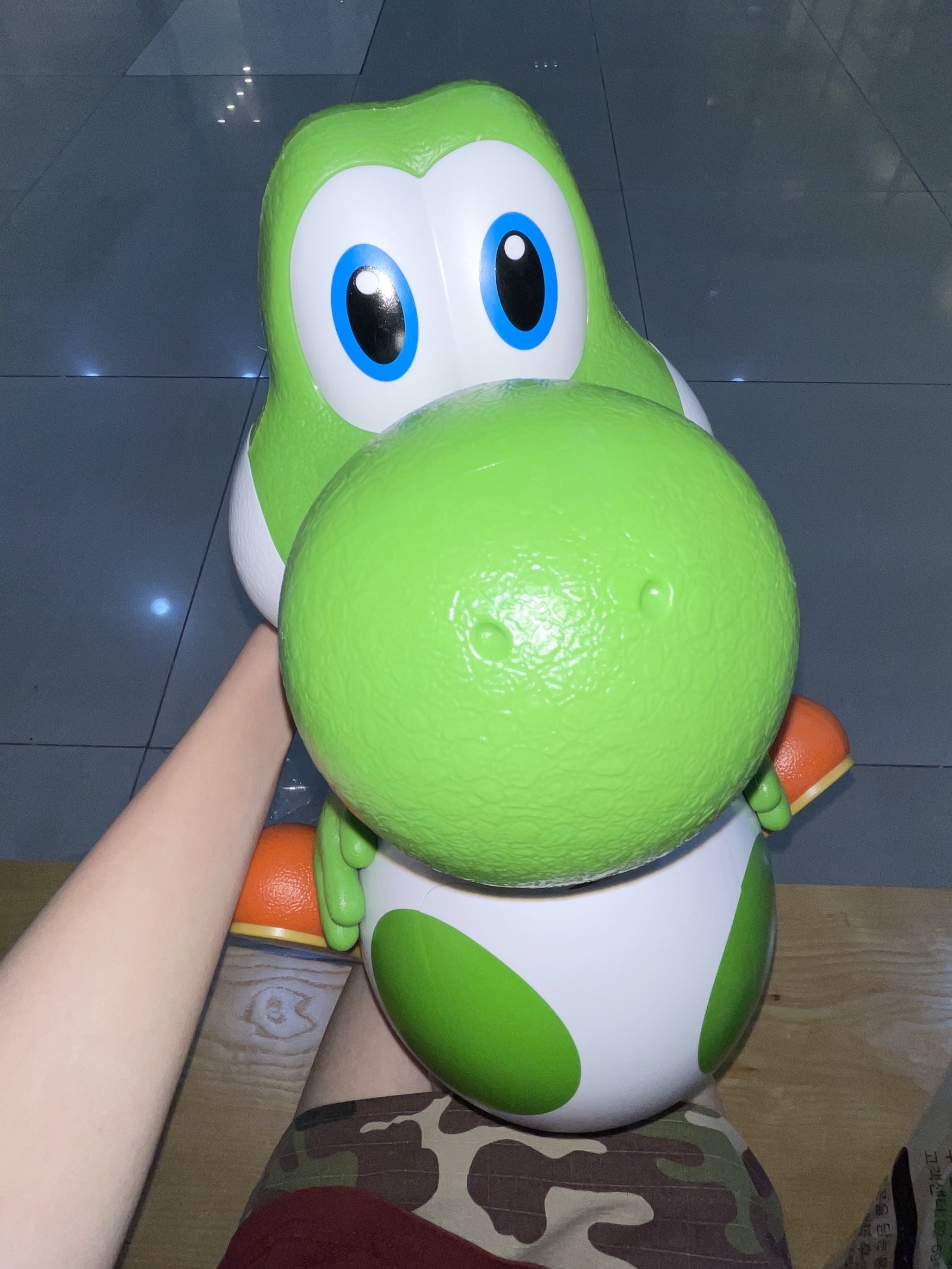 CGV x Super Mario Yoshi Popcorn Bucket 착용 스타일