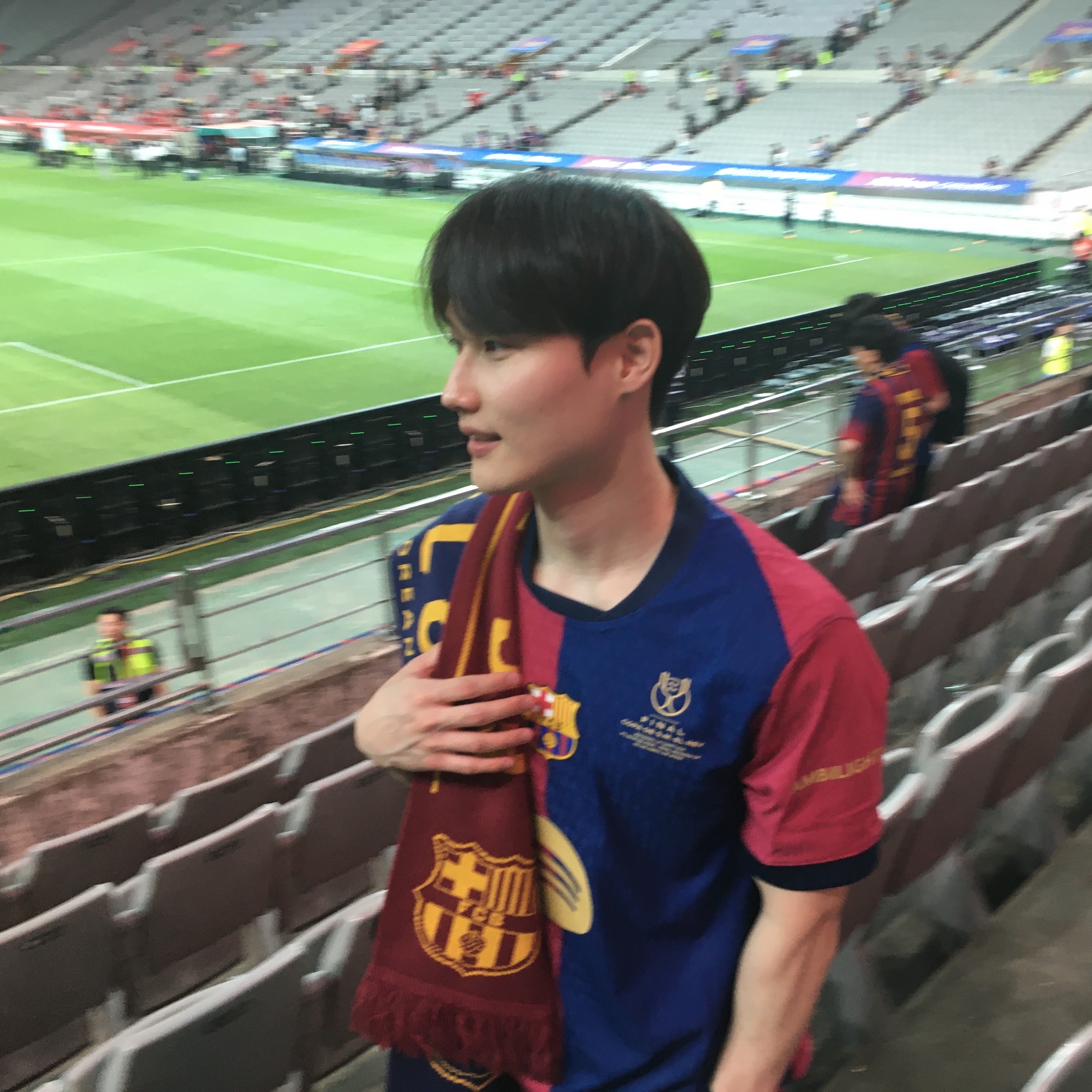Nike FC Barcelona 2024/25 Dri-Fit ADV Match Home Jersey Deep Royal Blue Noble Red (Non Marking Ver.), Nike FC Barcelona 2024/25 Dri-Fit Stadium Home Jersey Deep Royal Blue Noble Red (Non Marking Ver.) 착용 스타일