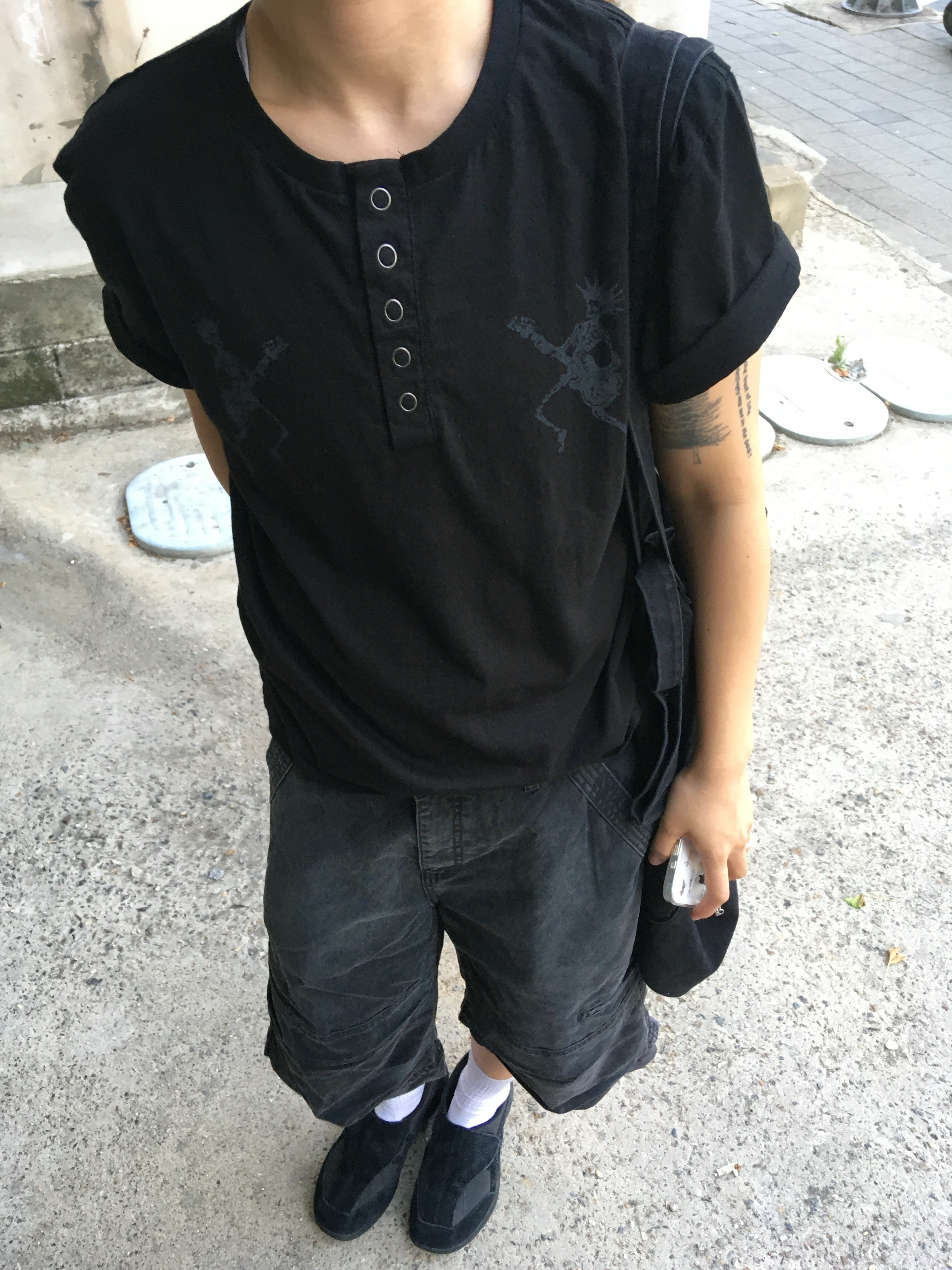Suade Utility Cargo Shorts Black, Asics x Billy's Life Walker Heritage Black 착용 스타일 - 2