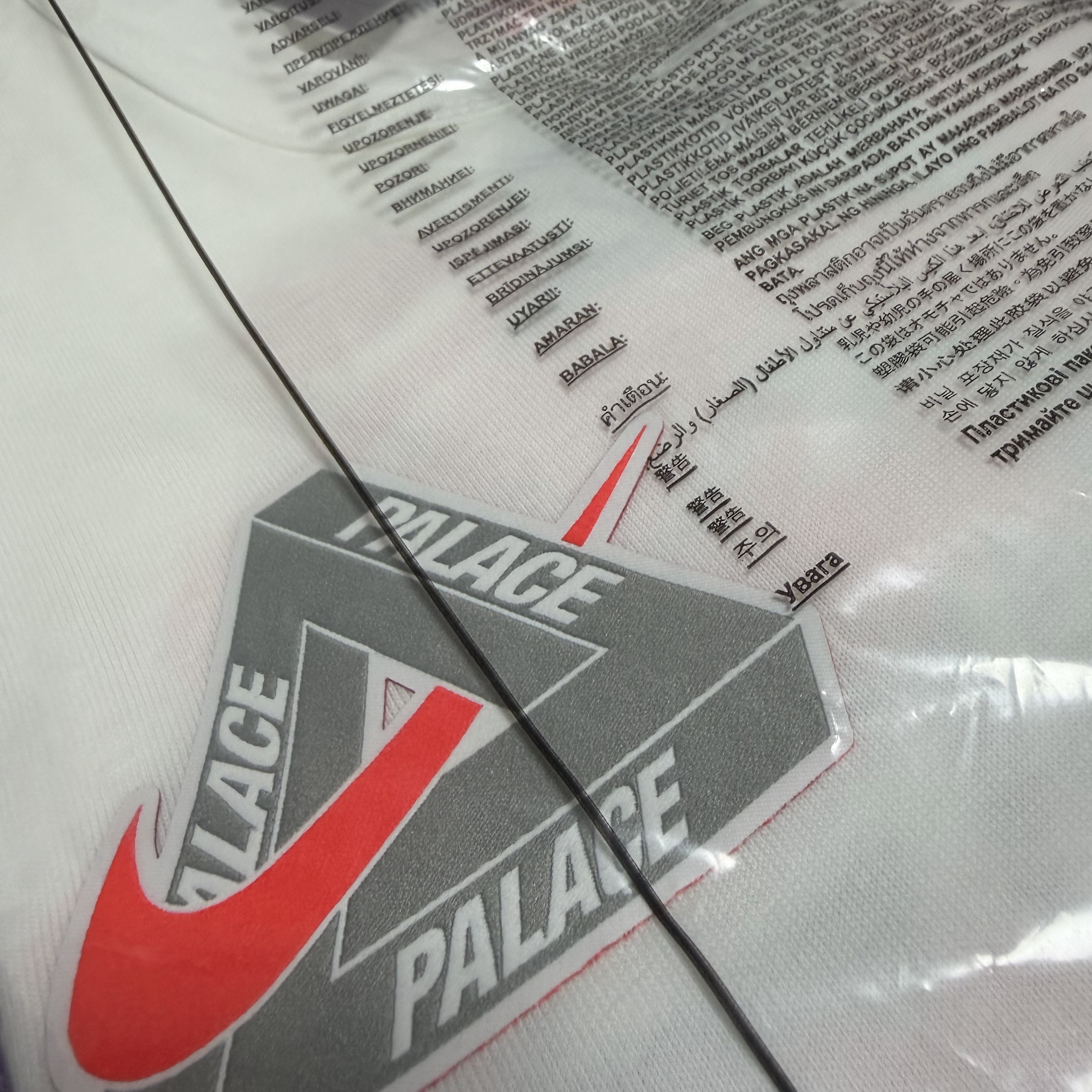 Palace x Nike England T-Shirt White 착용 스타일