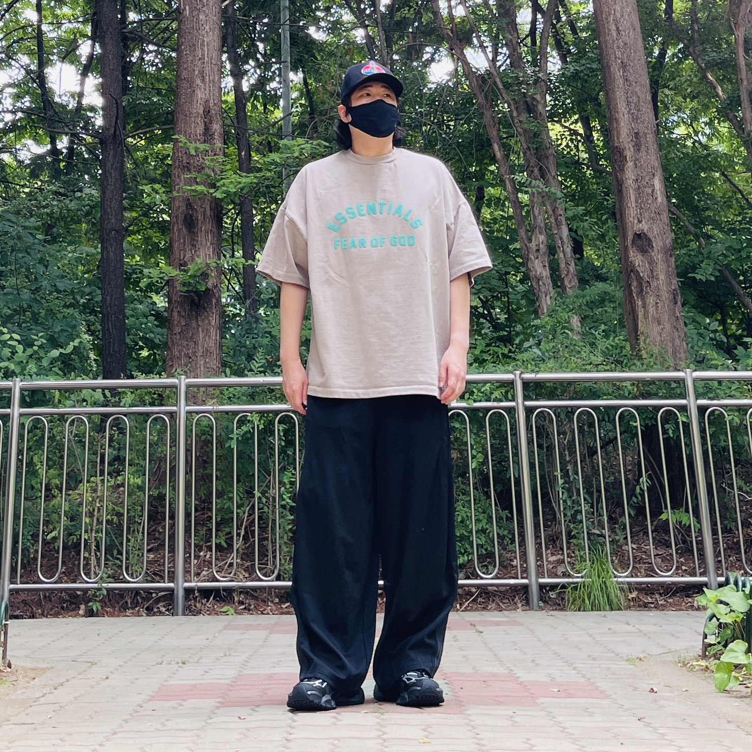 Needles x Studious H.D. Track Pant Cool Black, Adidas Vento XLG Deluxe Black Silver 착용 스타일 - 1