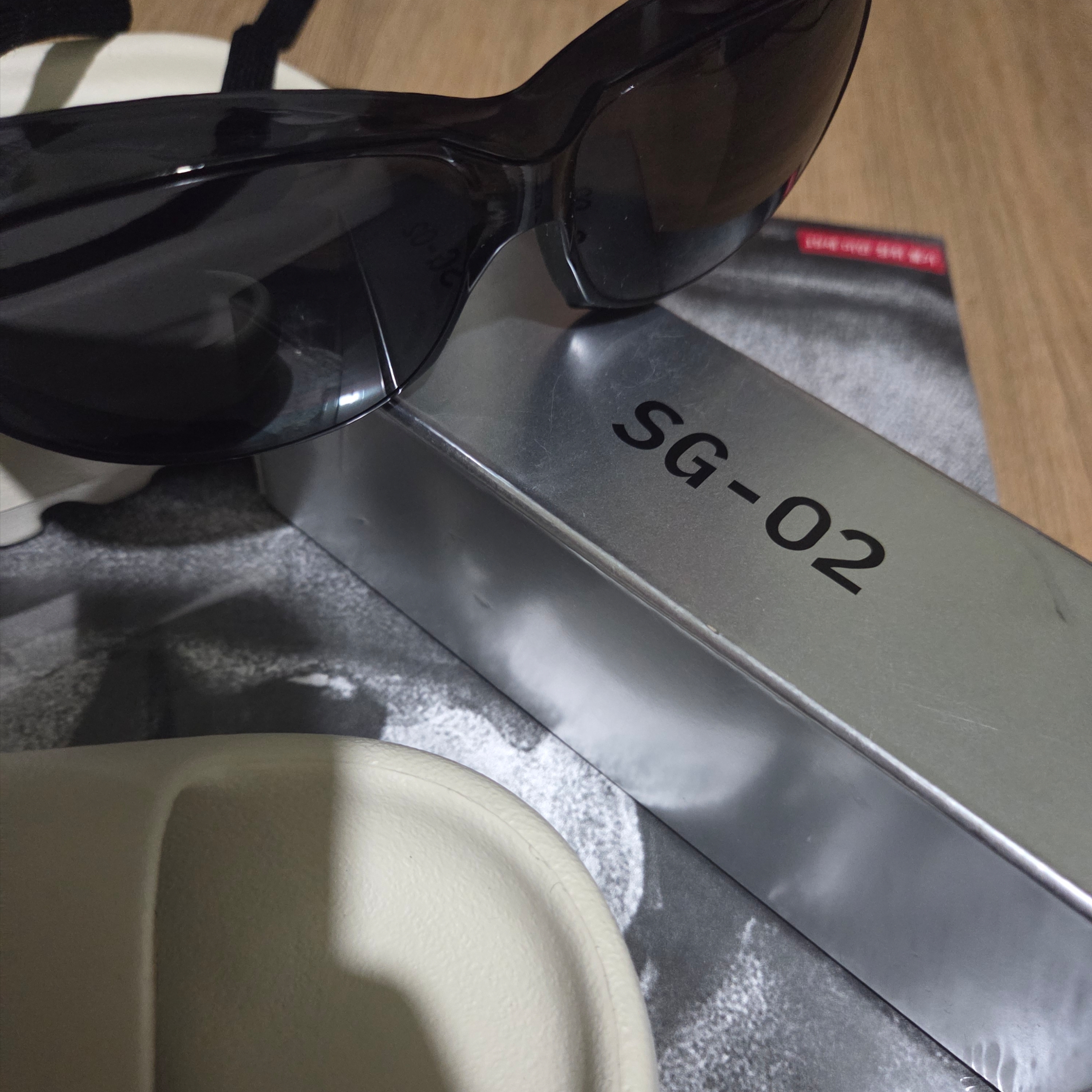 Yeezy SG-02 Black 착용 스타일 - 1