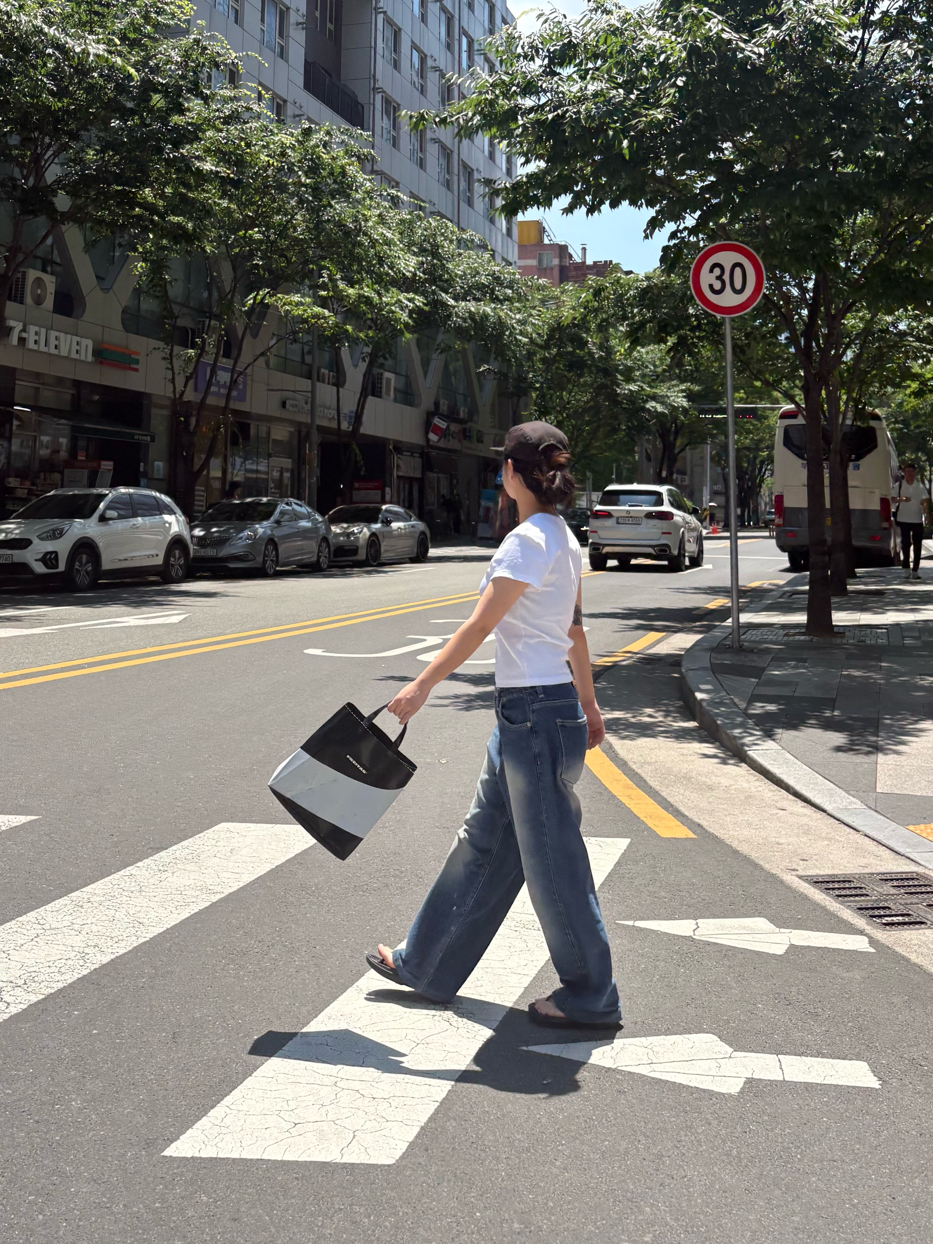 [S등급] FREITAG Unisex F250 SONNY 0017 Tote Bag, Stussy Basic Stock Cap Black 착용 스타일 - 1
