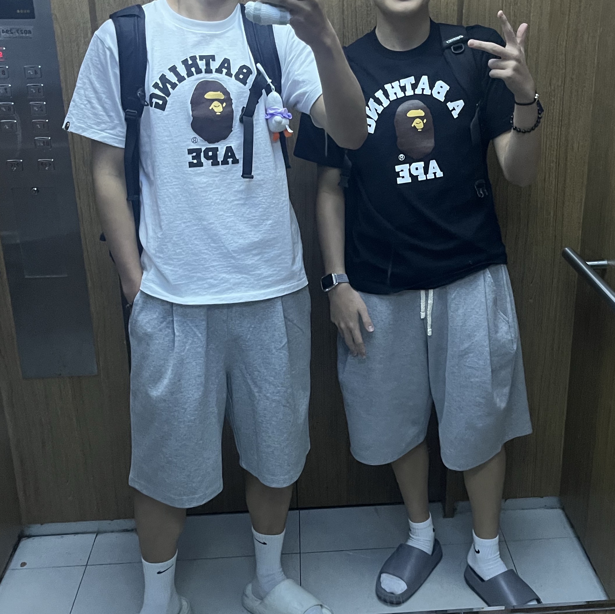 BAPE College T-Shirt White, BAPE College T-Shirt Black 착용 스타일