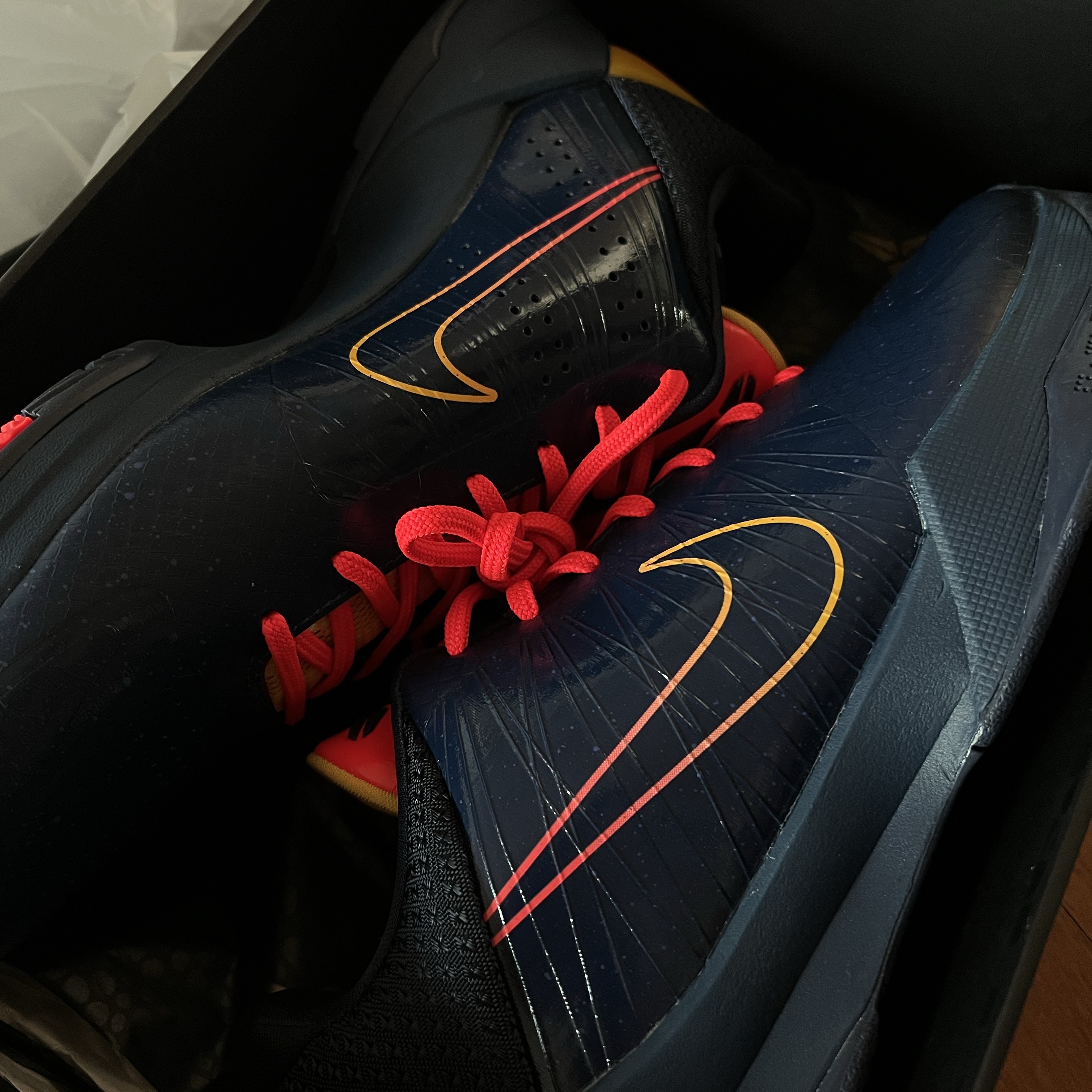 Nike Kobe 5 Protro Midnight Navy Bright Crimson 착용 스타일