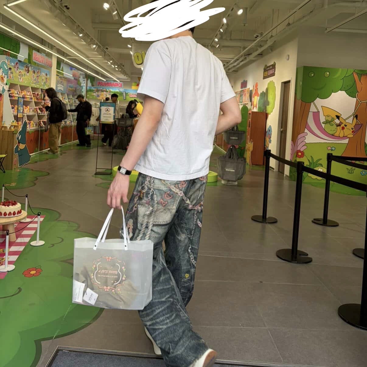 Ader Error Log; Khalif Blue, Acne Studios Loose Fit Jeans 2006M Mid Blue 착용 스타일