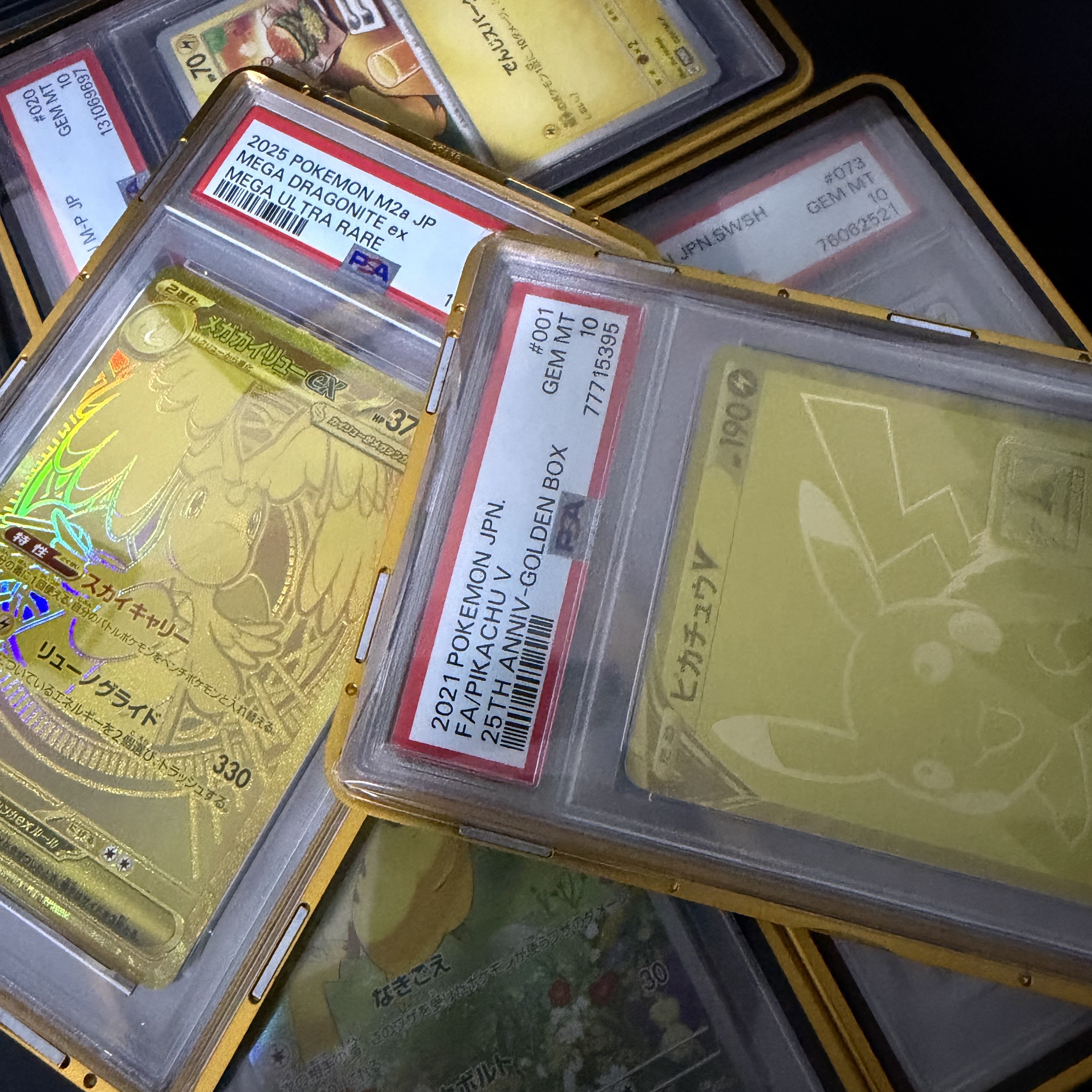 Pokemon TCG Pikachu V 25Th Anniversary Golden Box (Japanese Ver.), Pokemon TCG Mega Dragonite ex MUR Mega Dream ex (Japanese Ver.) 착용 스타일