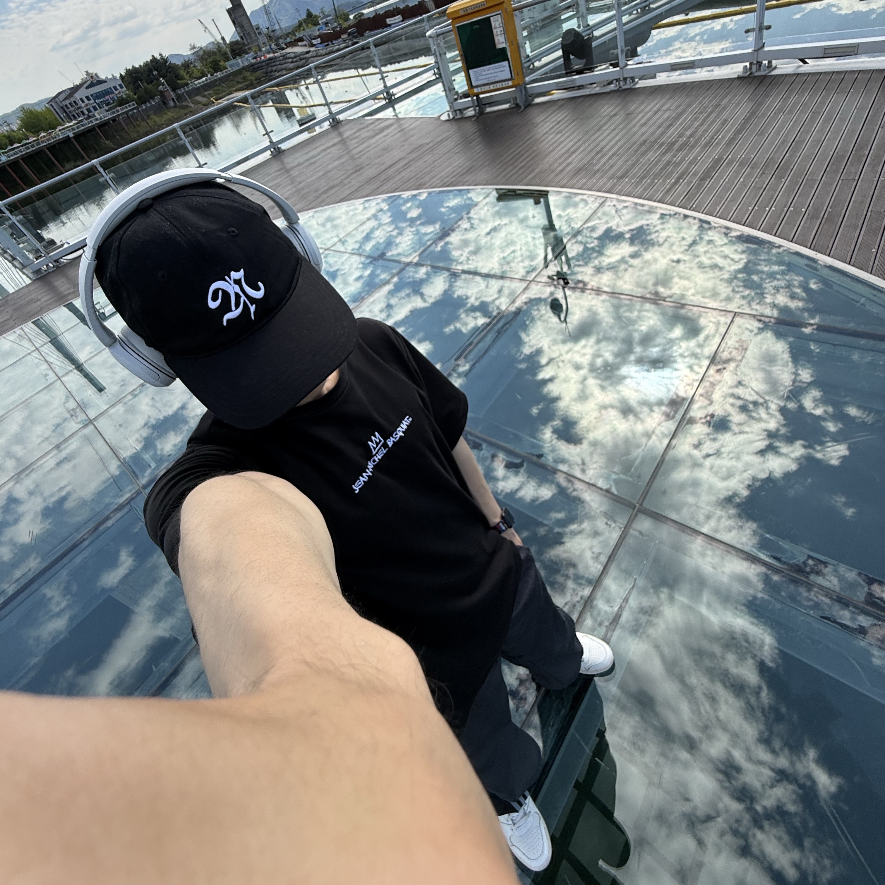 NOMANUAL Uppercase Letter N Ball Cap Black, Adidas Adilenium 5.0 Track Pants Black - KR Sizing 착용 스타일