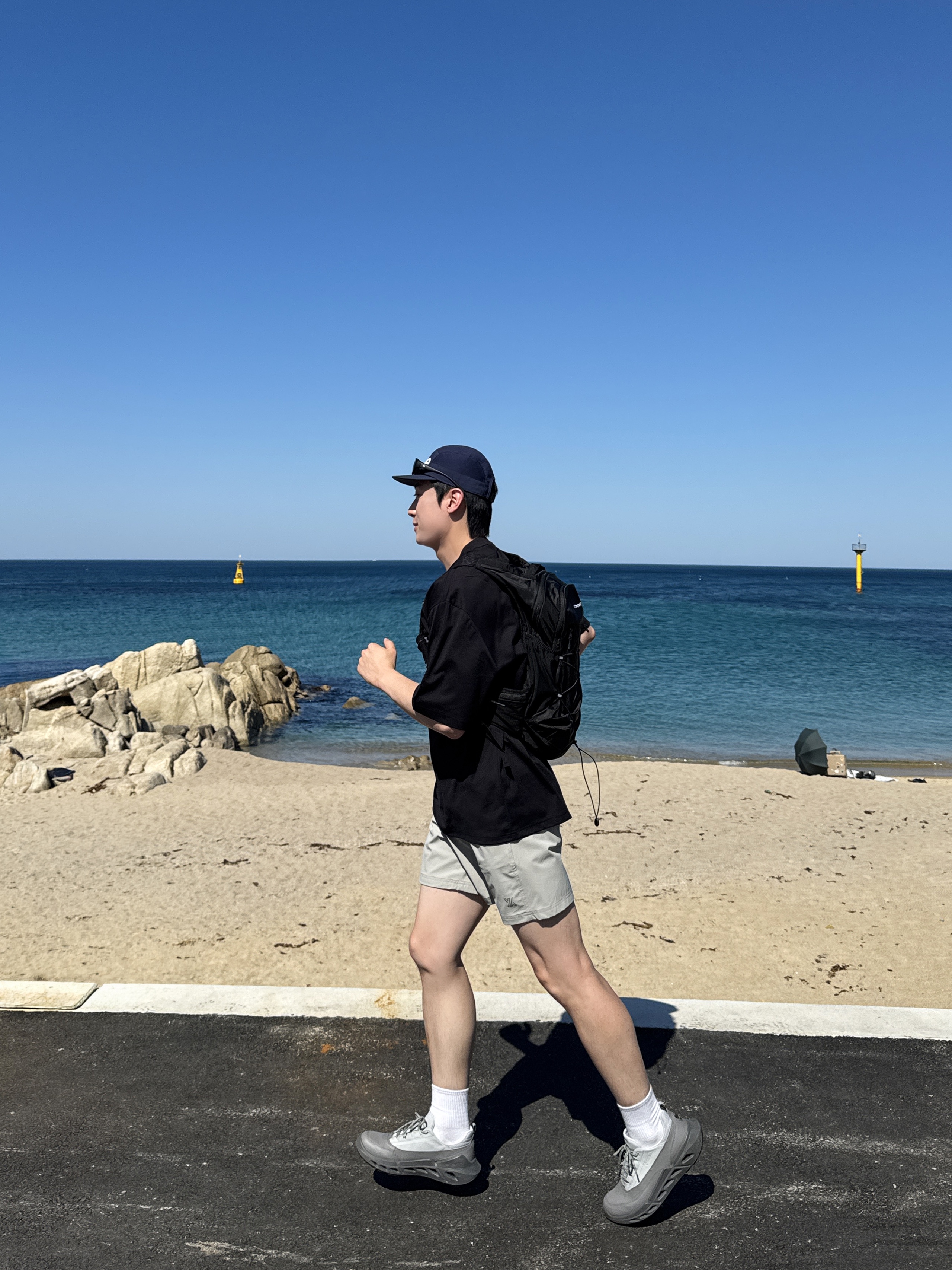 Chapter.X Trail-like running backpack black 착용 스타일 - 4