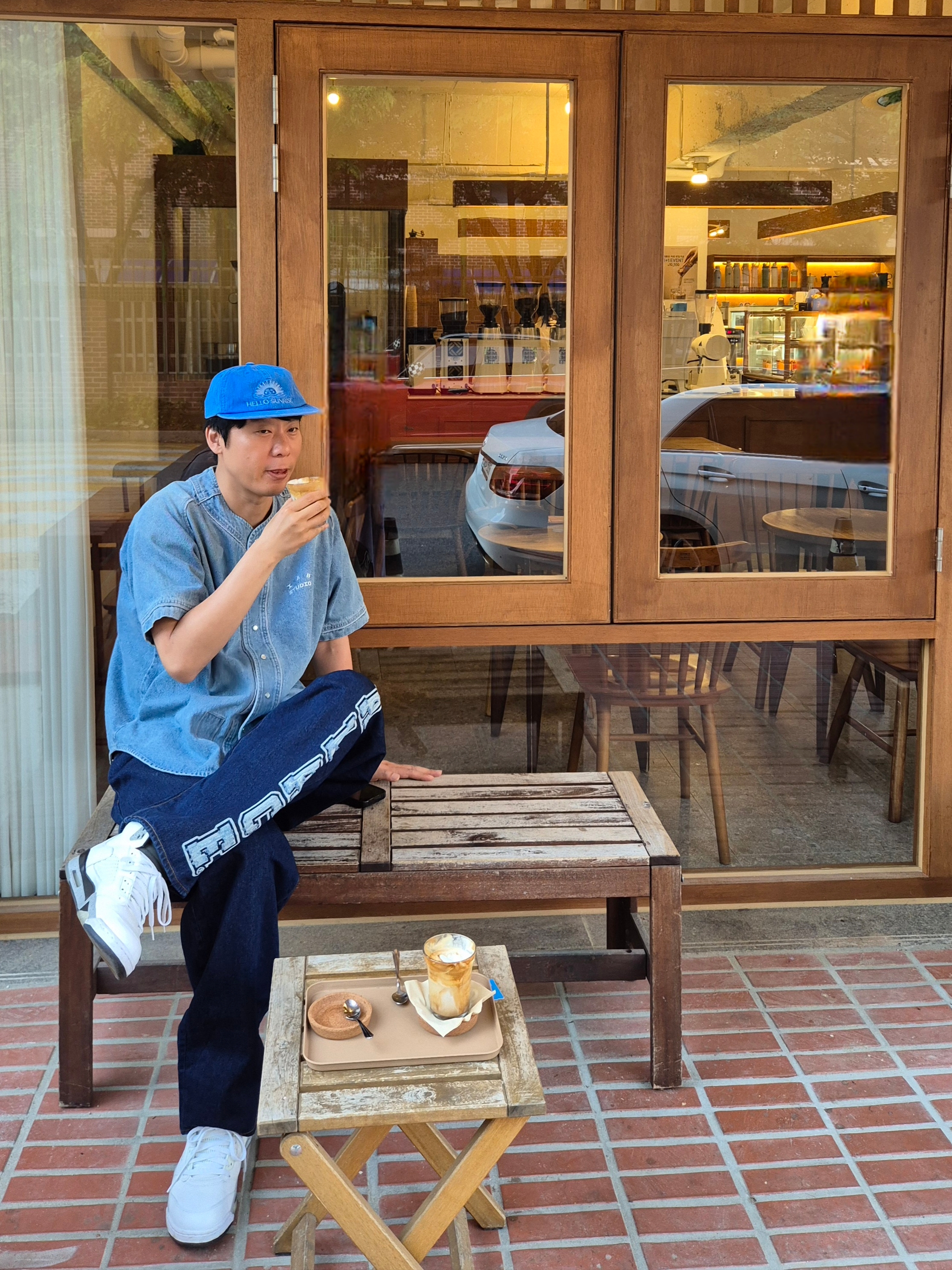 Palace P90 College Stress Baggy Jean Indigo Wash - 24FW, IAB Studio Denim Baseball Jersey Blue 착용 스타일 - 2