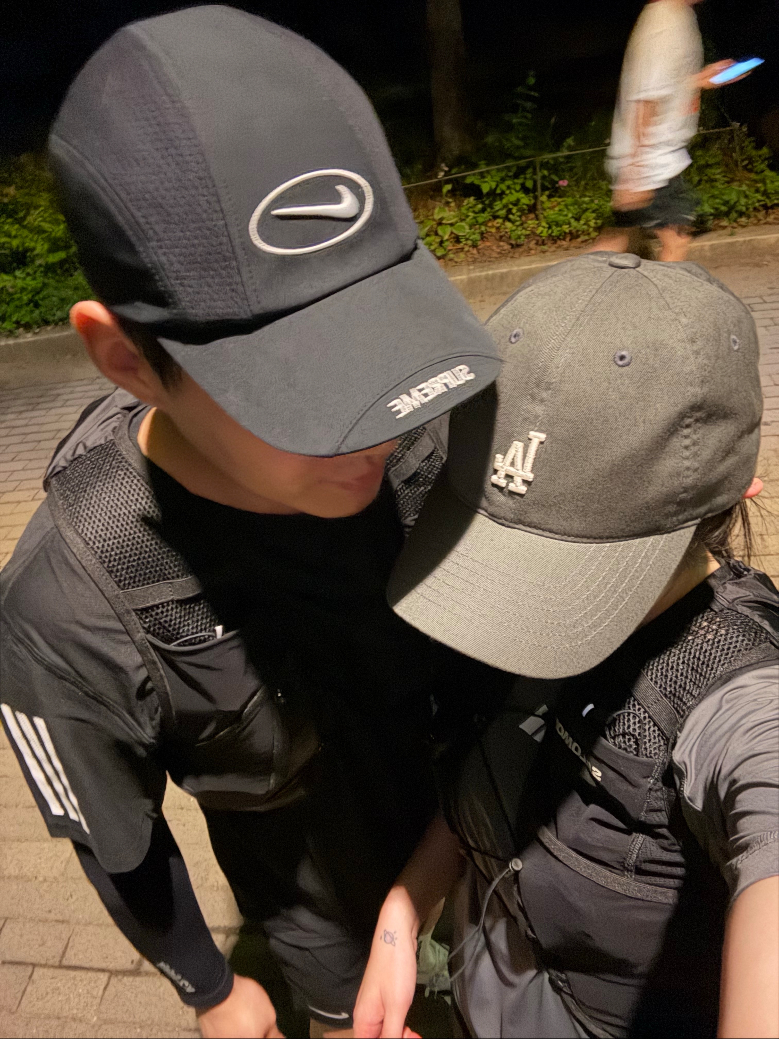Supreme x Nike Running Hat Black - 25SS, Nike Dri-Fit Challenger 5 Inch Brief Lined Versatile Shorts Black - Asia 착용 스타일