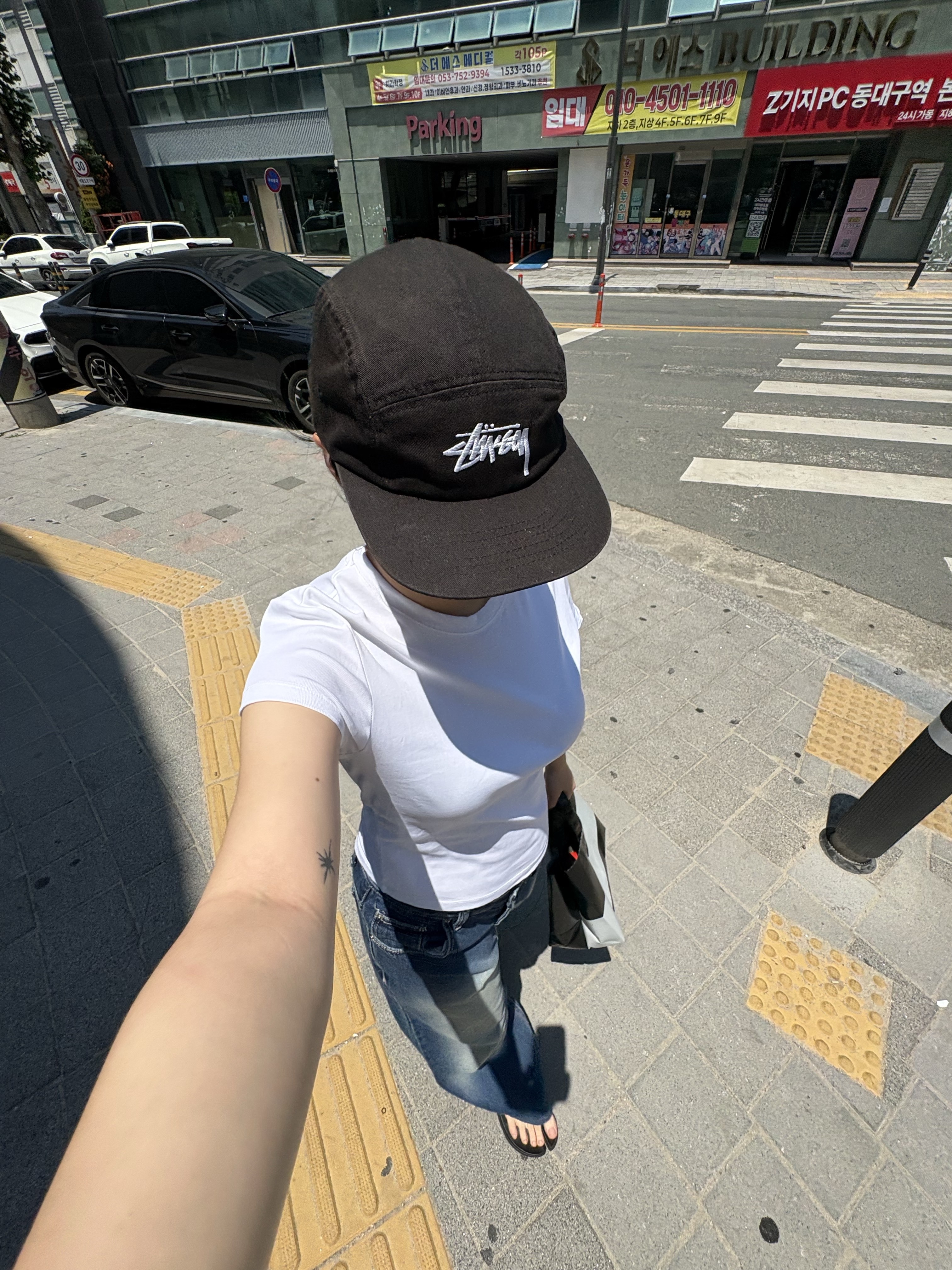 [S등급] FREITAG Unisex F250 SONNY 0017 Tote Bag, Stussy Basic Stock Cap Black 착용 스타일 - 2
