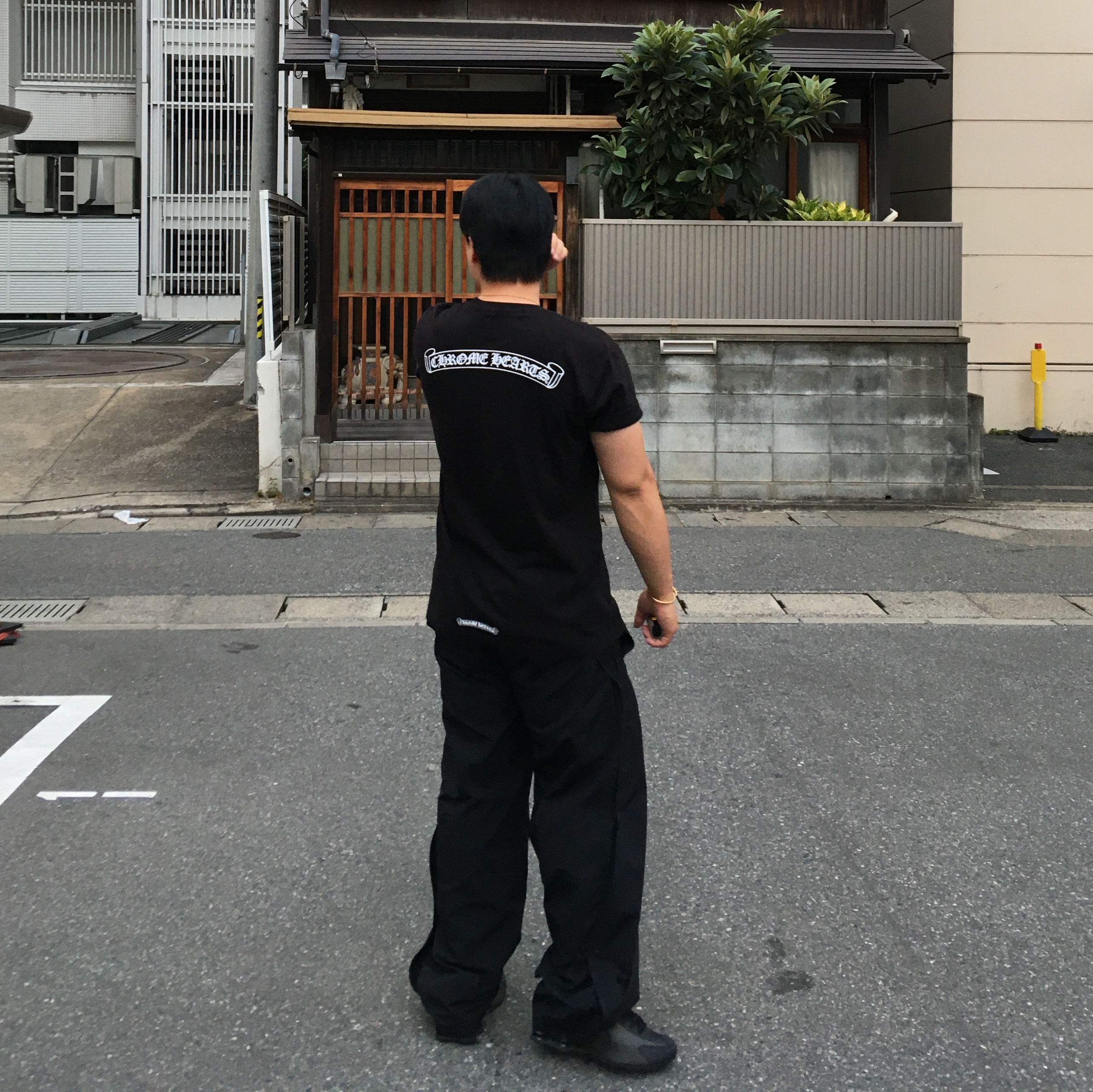 Sansan Gear Side Flap Track Pants Black, Chrome Hearts Scroll Logo T-Shirt Black 착용 스타일 - 2