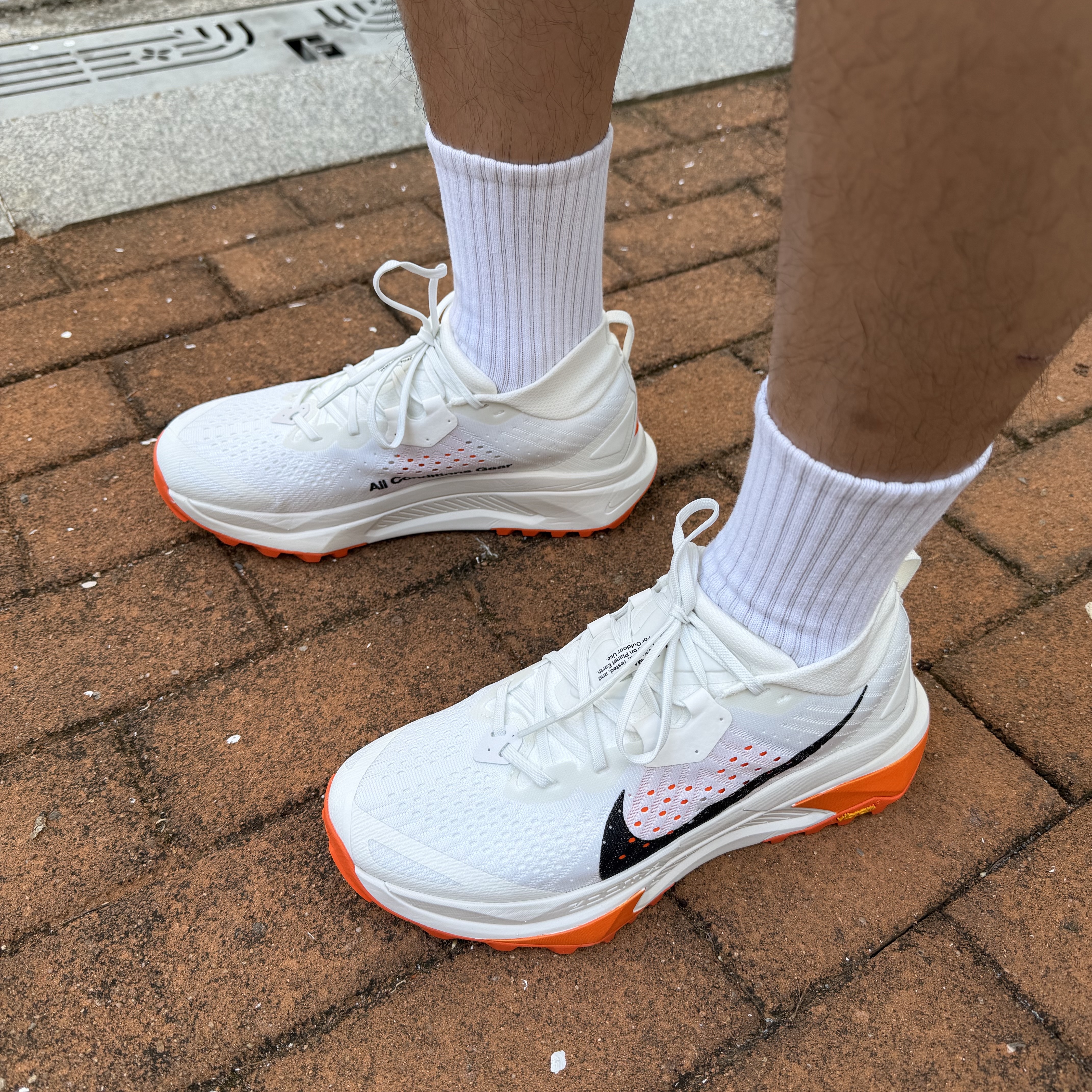 Nike ACG Zegama Summit White Phantom 착용 스타일