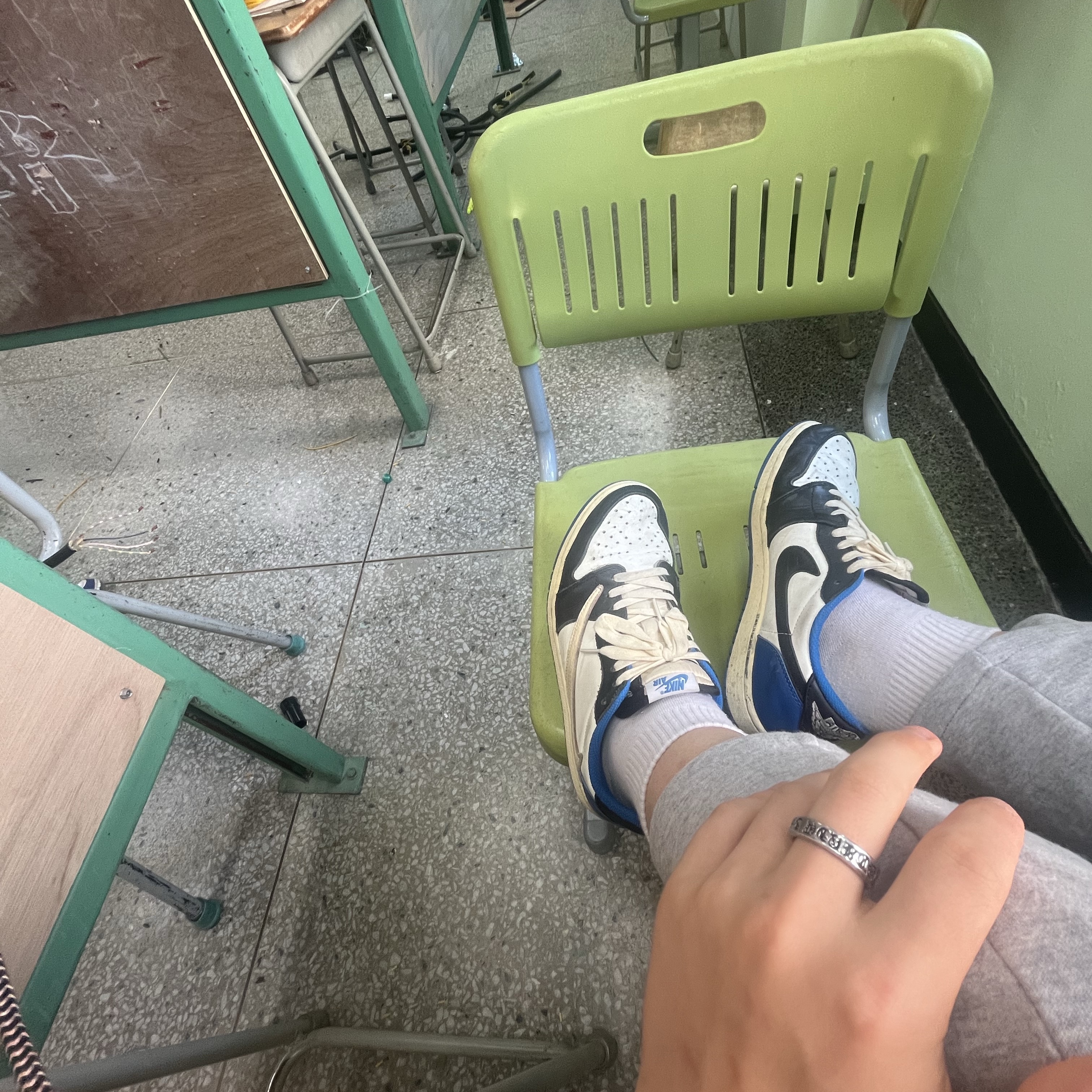 Chrome Hearts Spacer Forever Ring 6mm Silver, Jordan 1 x Travis Scott x Fragment Retro Low OG SP Military Blue 착용 스타일