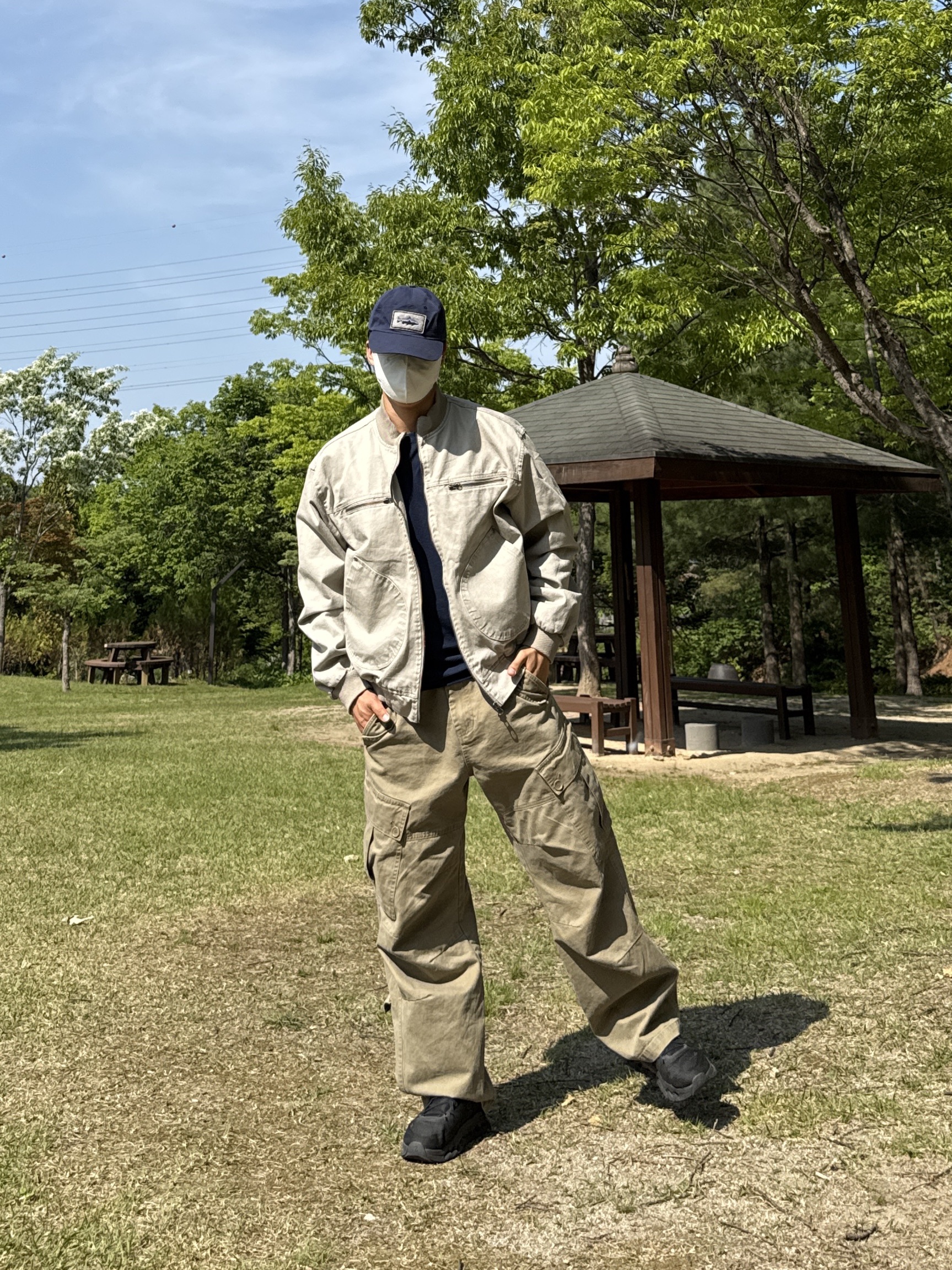 Patagonia P-6 Label Trad Cap Navy, On Running x Post Archive Faction (Paf) Cloudventure Peak All Black 착용 스타일 - 1