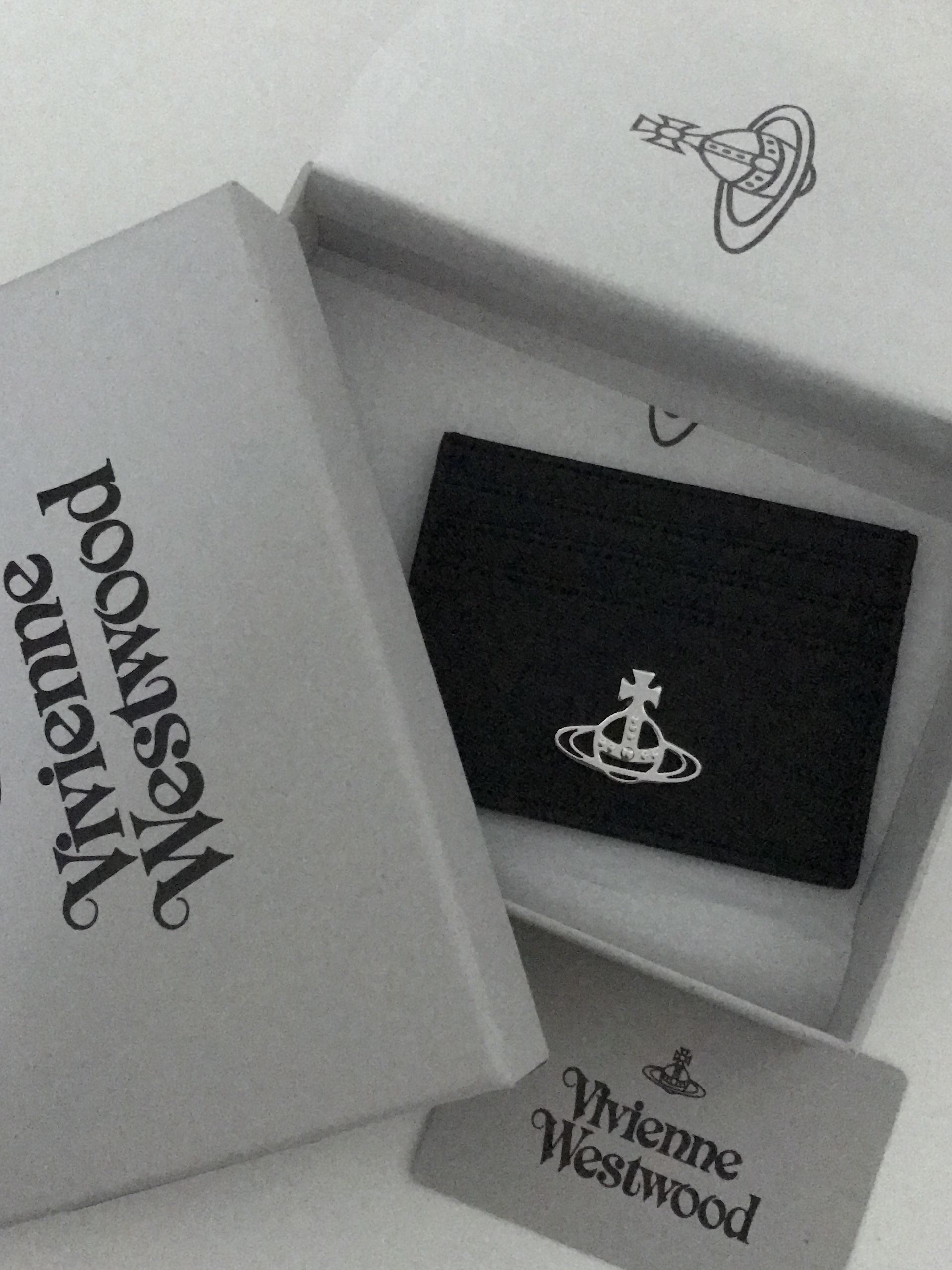 Vivienne Westwood Flat Card Holder Black 착용 스타일