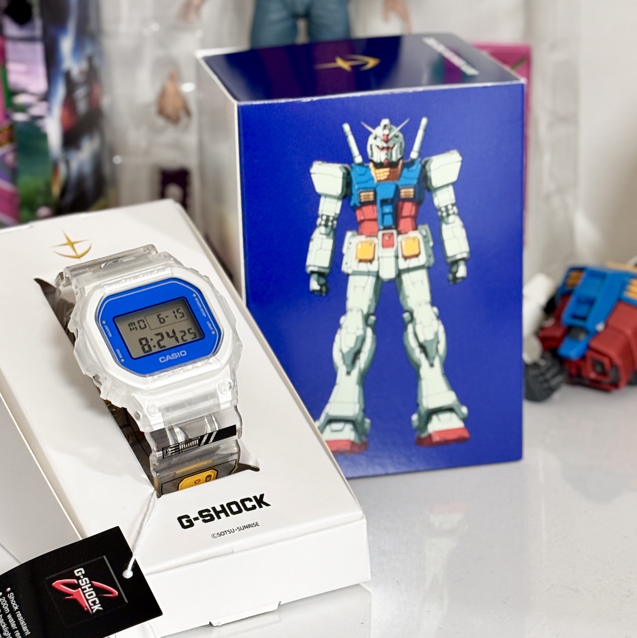 Casio G-Shock x Gundam DW-5600GM26-7DR 착용 스타일