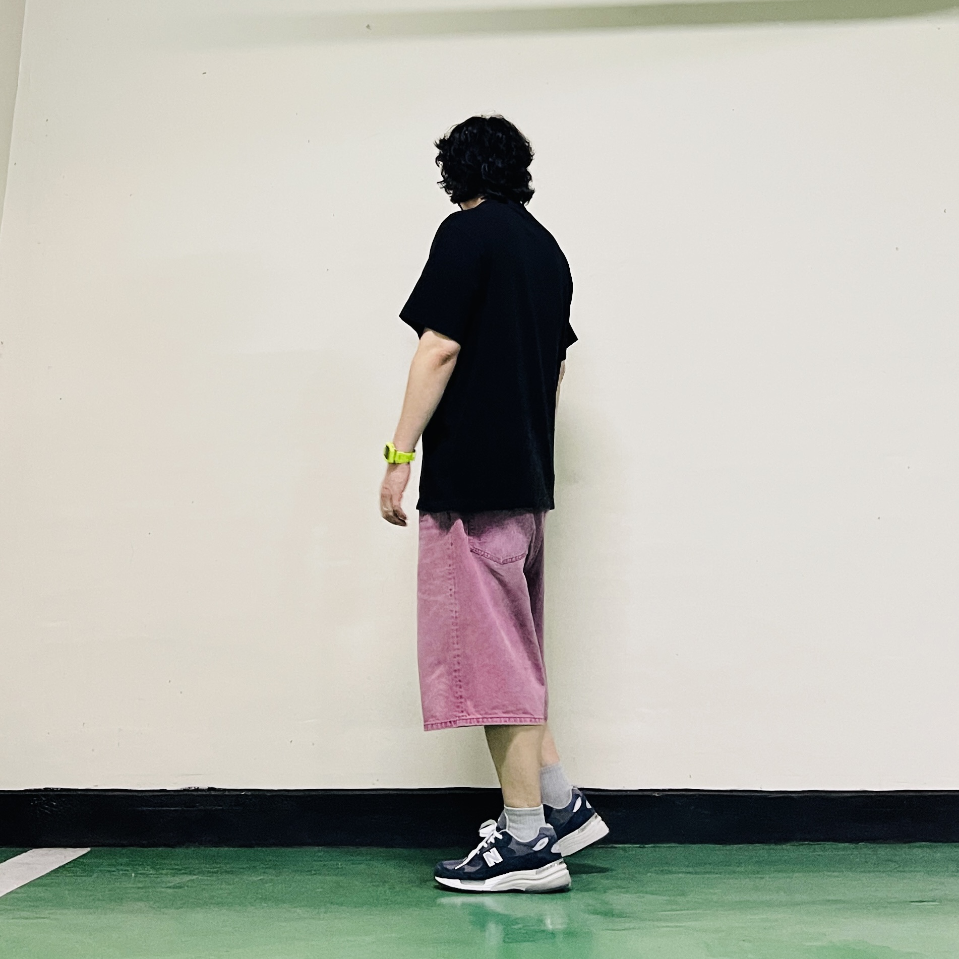 Supreme Always Prevail S/S Top Black - 25FW, Supreme Baggy Denim Short Overdyed Purple - 26SS 착용 스타일 - 4