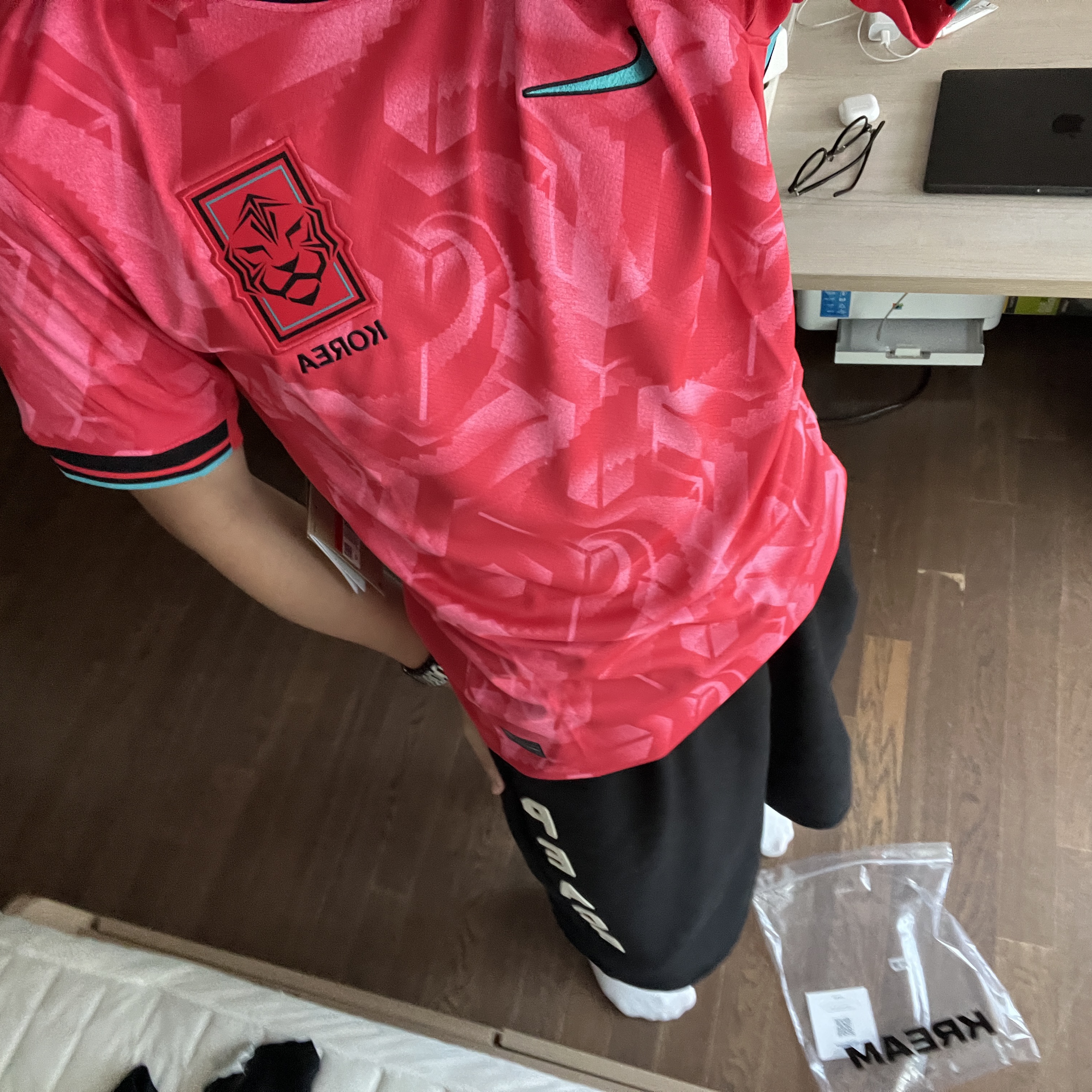 Nike Korea 2023/24 Dri-Fit Stadium Home Replica Jersey Black Global Red - Asia (Non Marking Ver.) 착용 스타일